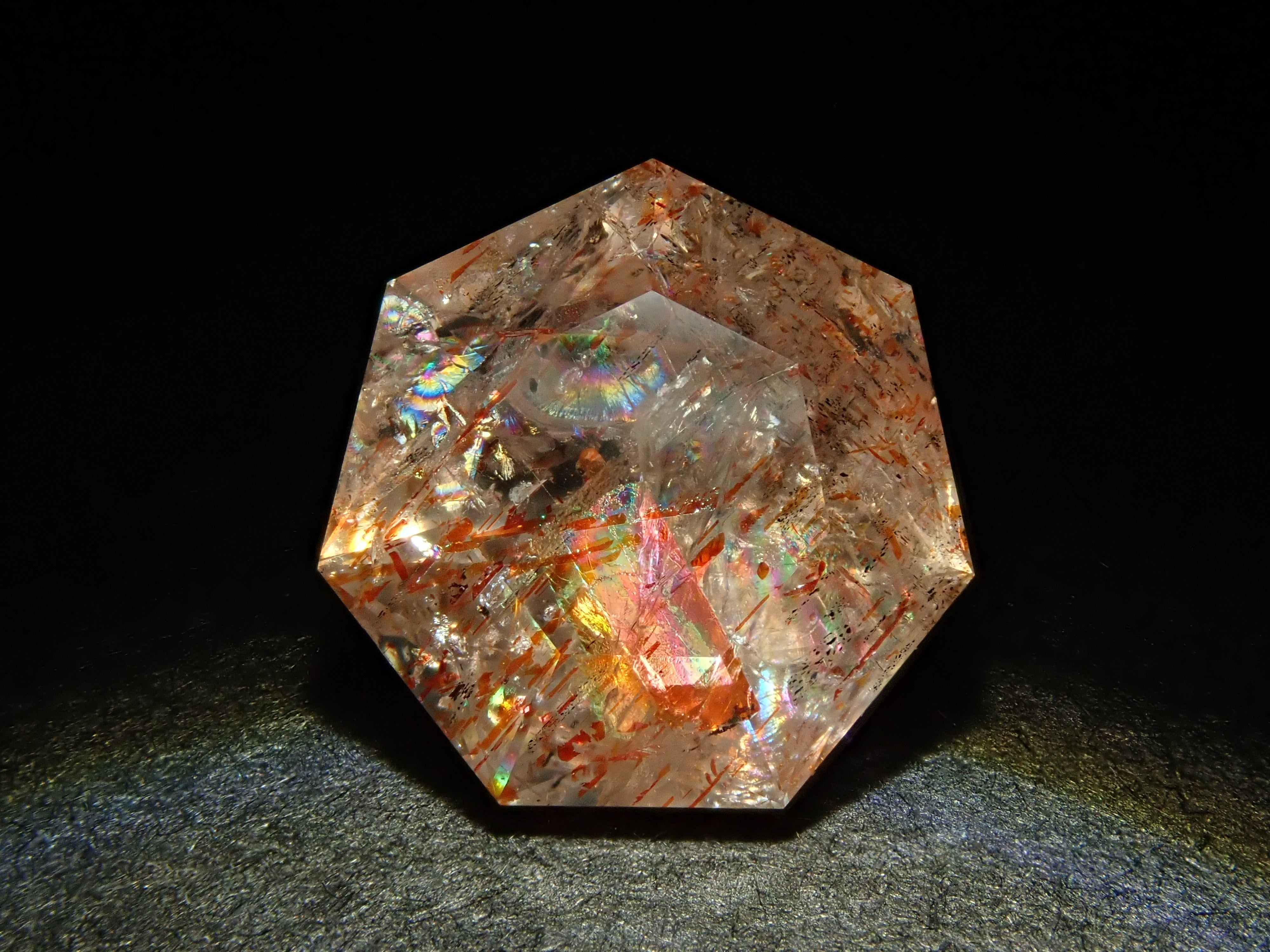 【2月3日晚間10點開售】坦尚尼亞太陽石 1.477克拉 散裝