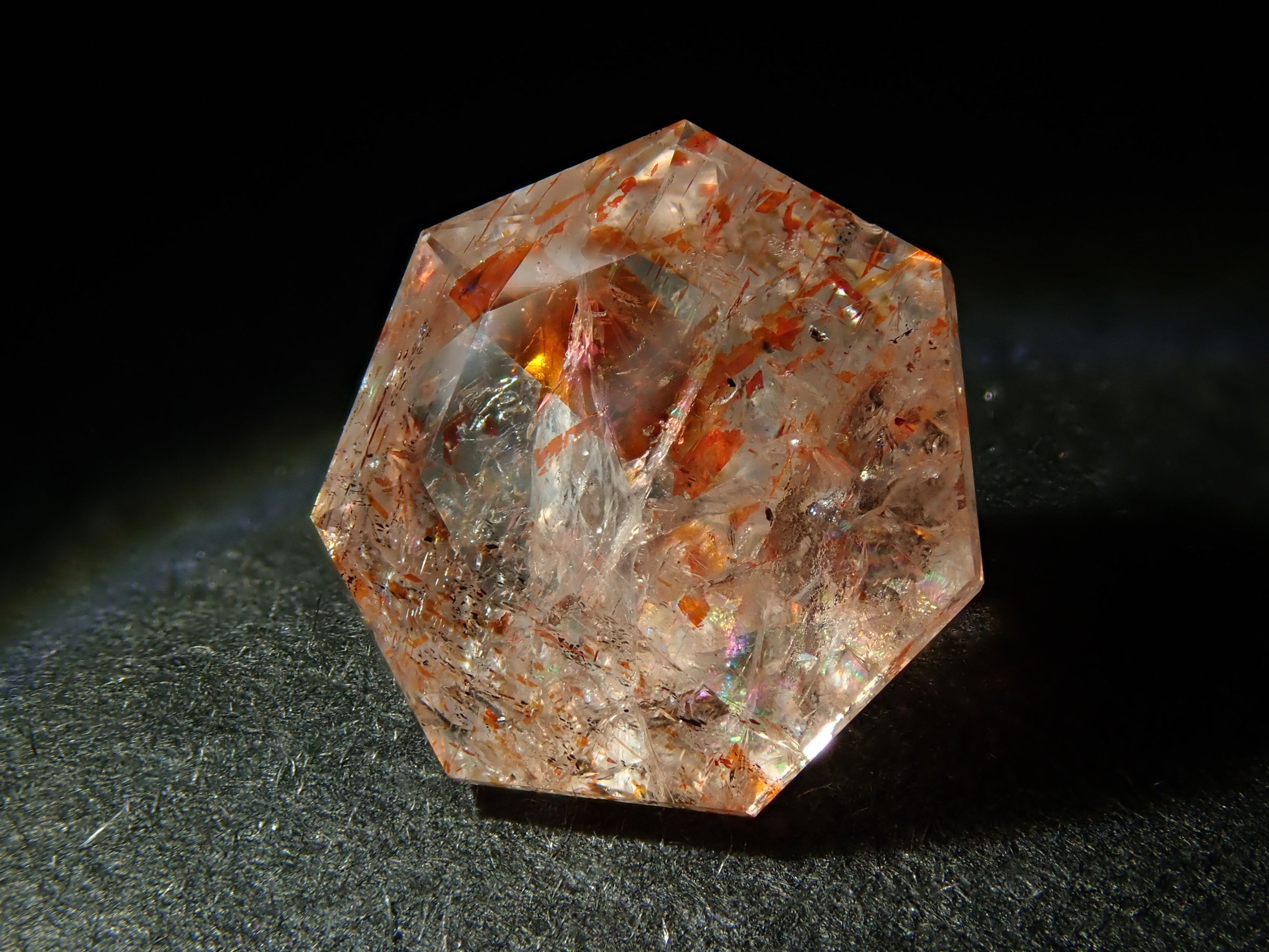 【2月3日晚間10點開售】坦尚尼亞太陽石 1.477克拉 散裝