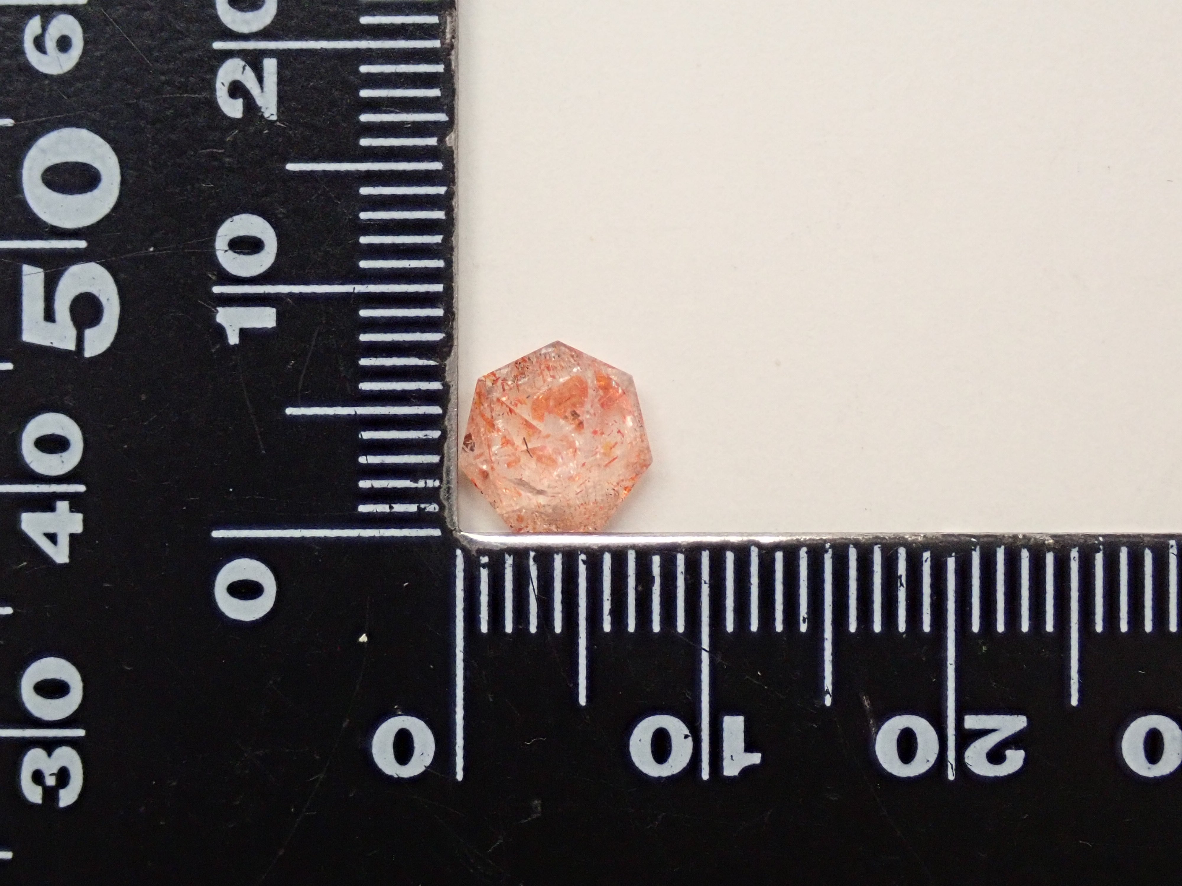 【2月3日晚間10點開售】坦尚尼亞太陽石 1.477克拉 散裝