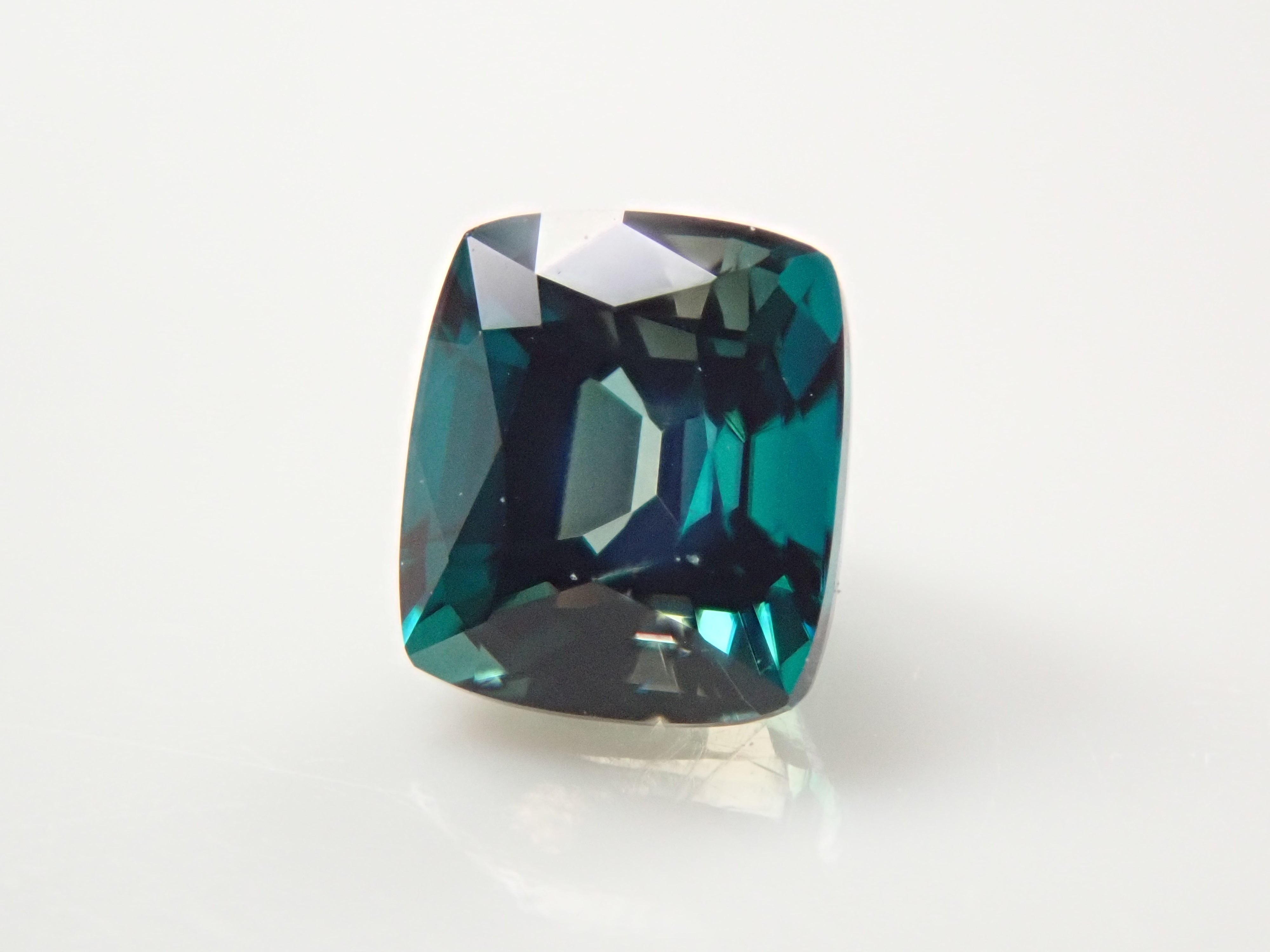 【2/8 22時販売】マダガスカル産グランディディエライト 0.269ctルース