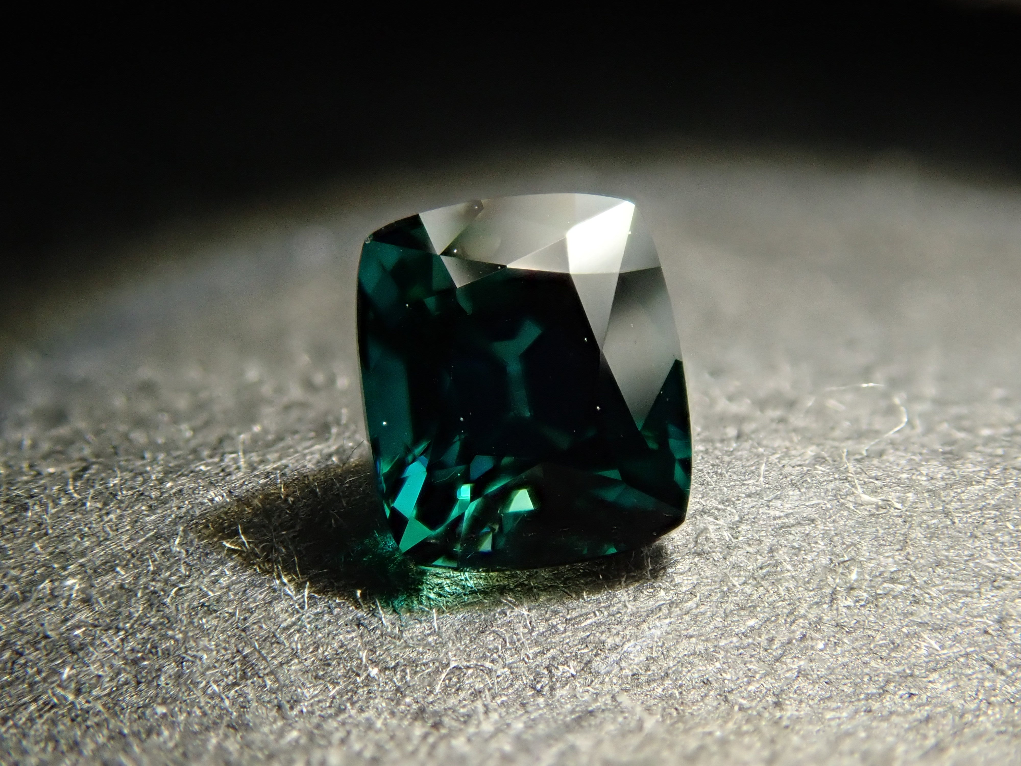 【2/8 22時販売】マダガスカル産グランディディエライト 0.269ctルース