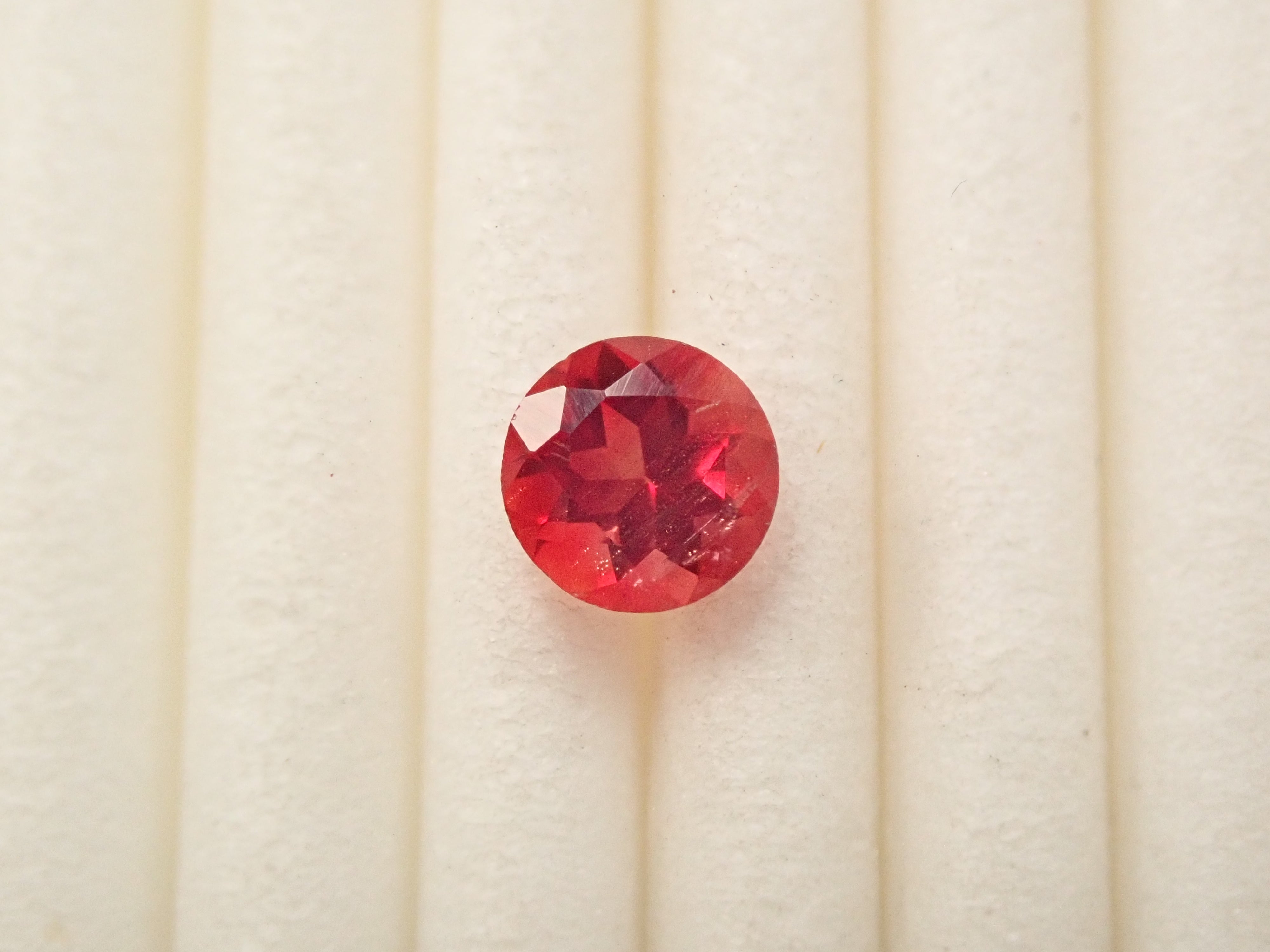 美國俄勒岡州太陽石,0.443克拉散石