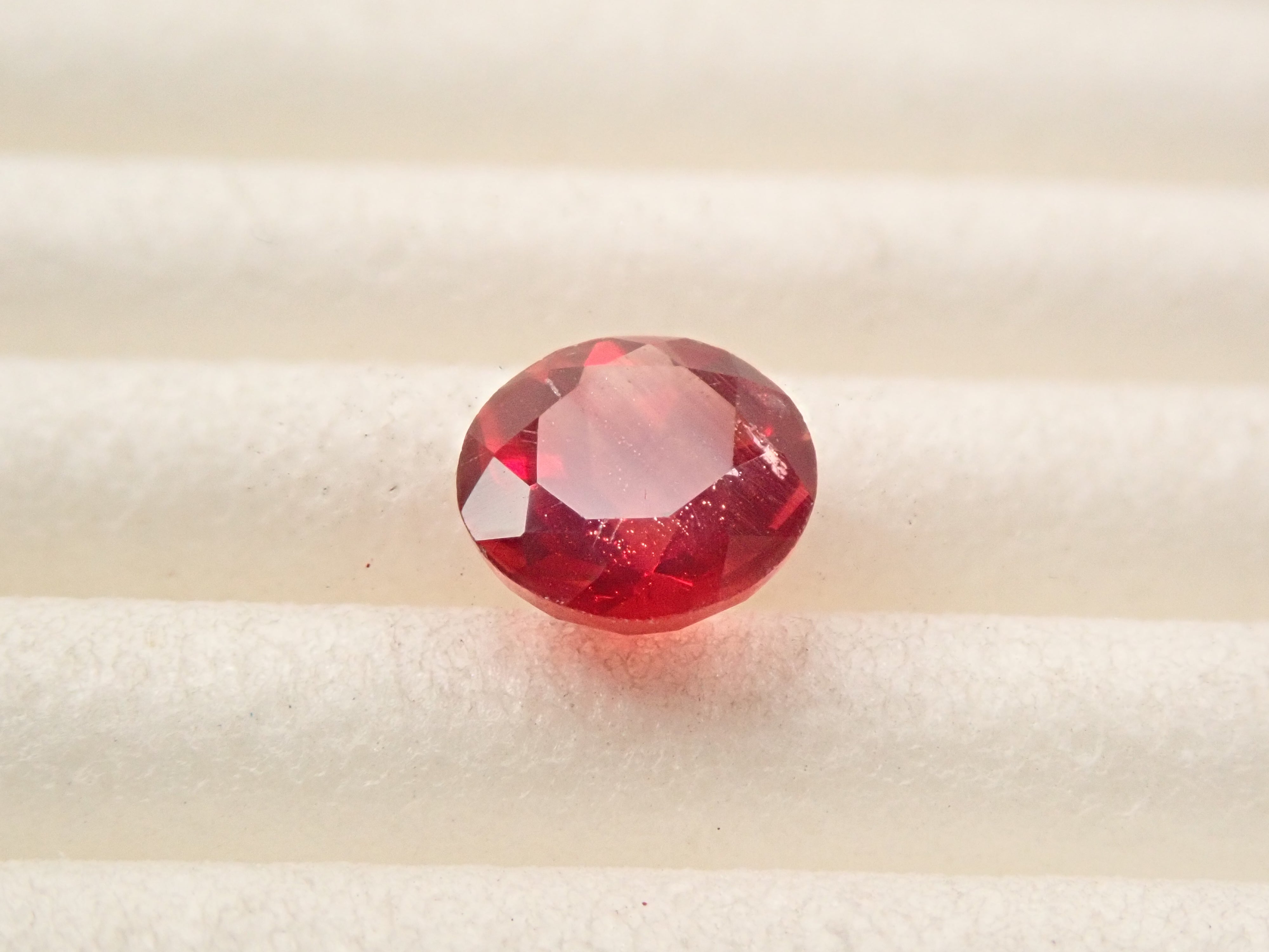 美國俄勒岡州太陽石,0.443克拉散石