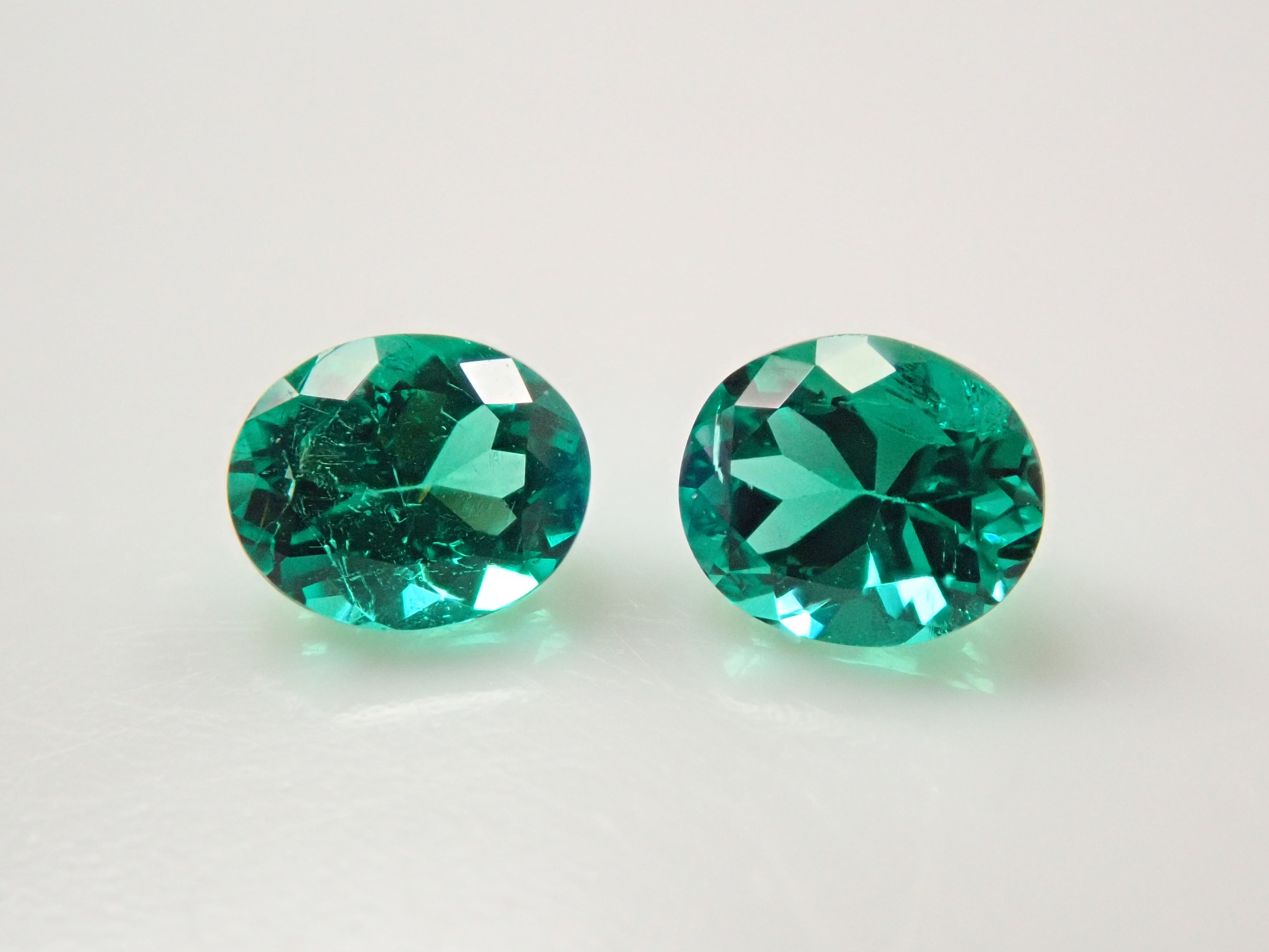 【2/7 22時販売】コロンビア産エメラルド 0.243ct 2石ペアルース