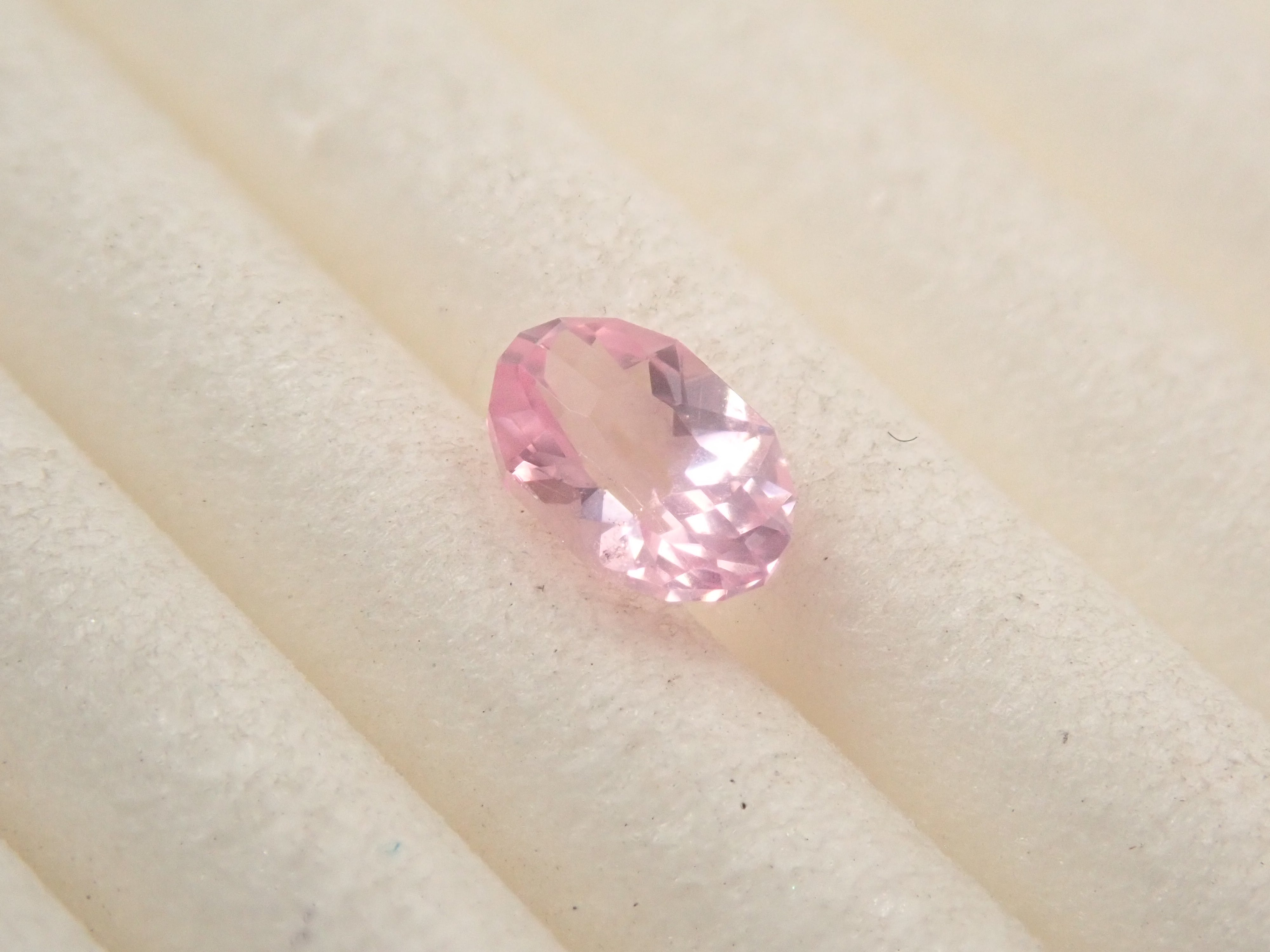 【2/4 22時販売】モザンビーク産ピンクスピネル 0.227ctルース