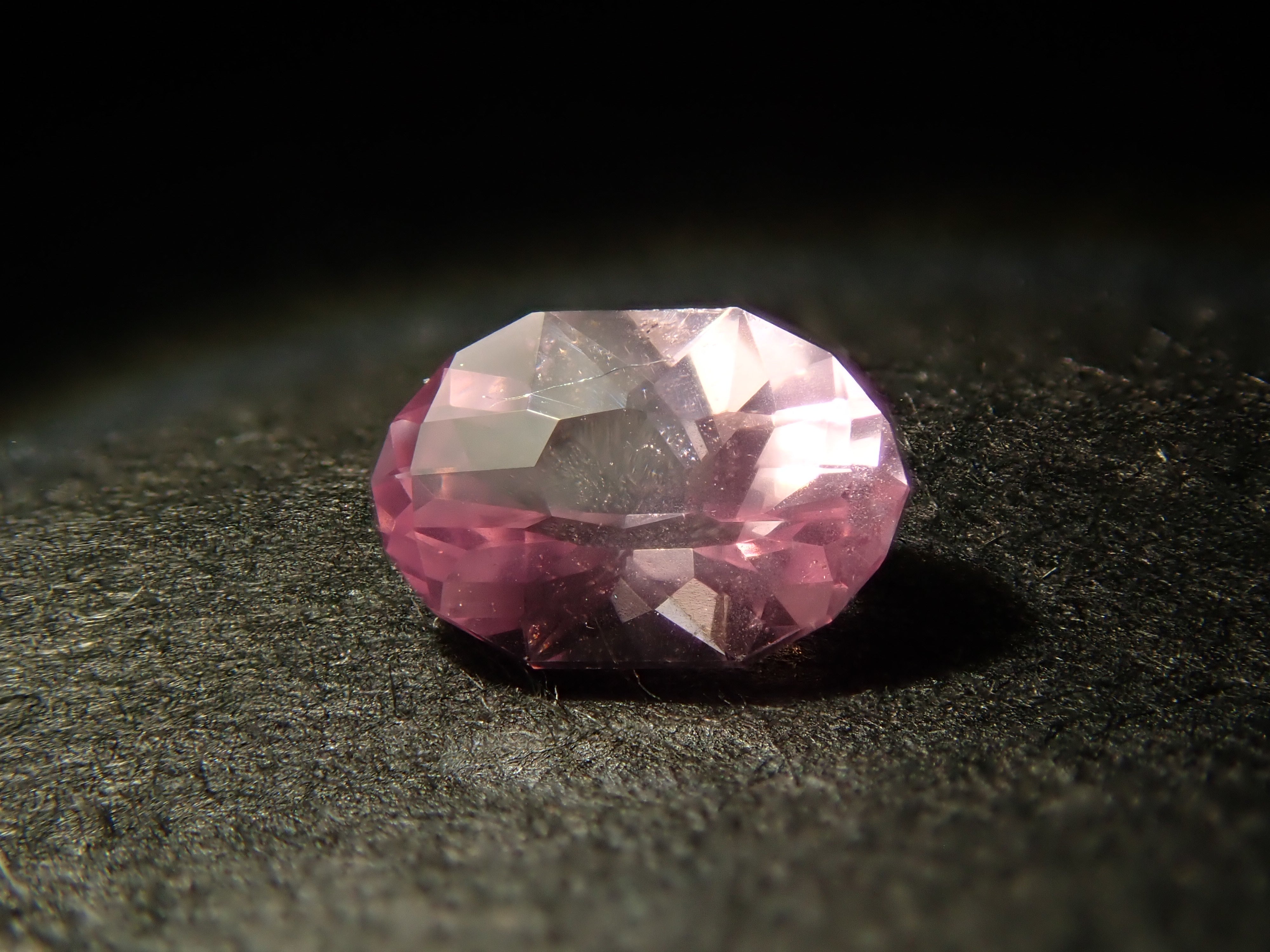 【2/4 22時販売】モザンビーク産ピンクスピネル 0.227ctルース