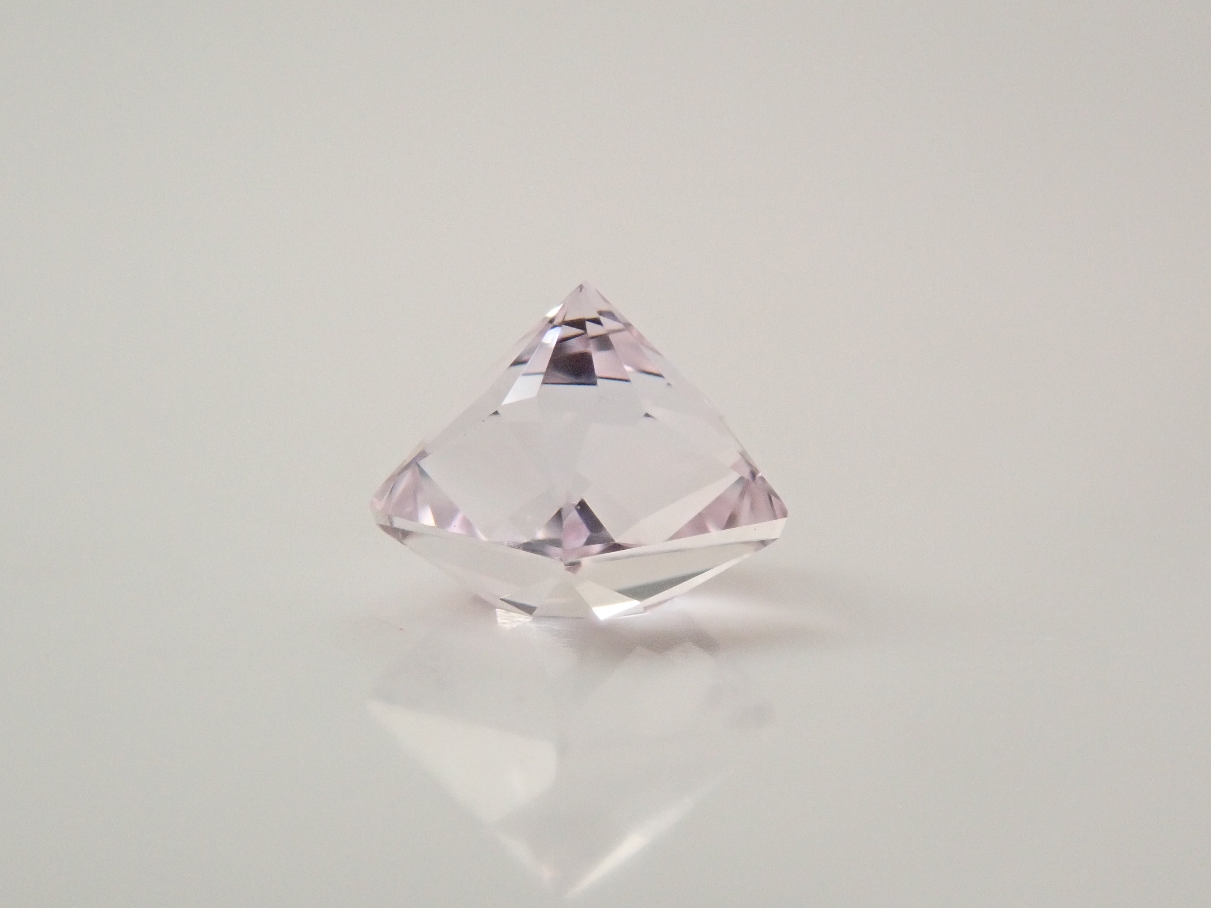 【2/4 22時販売】アフガニスタン産クンツァイト 0.606ctルース