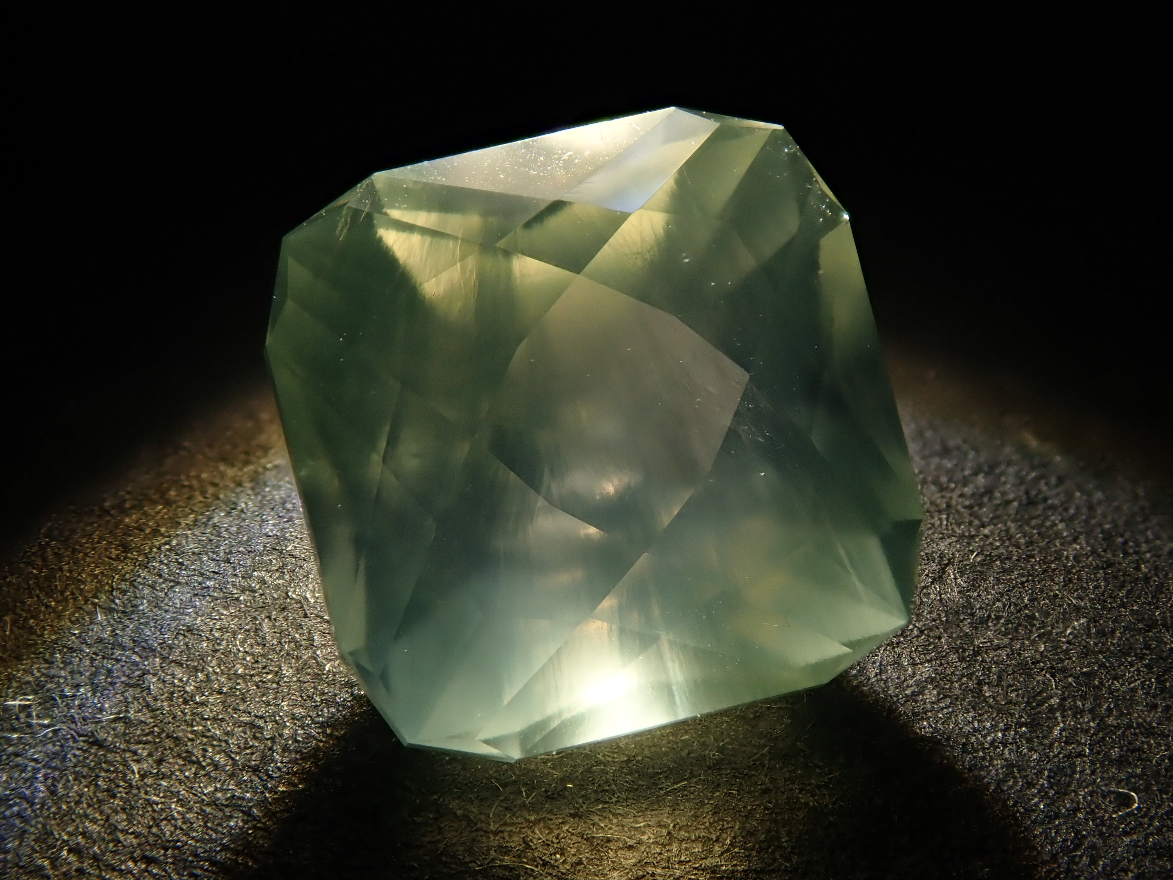 【2/4 22時販売】オーストラリア産プレーナイト 2.779ctルース