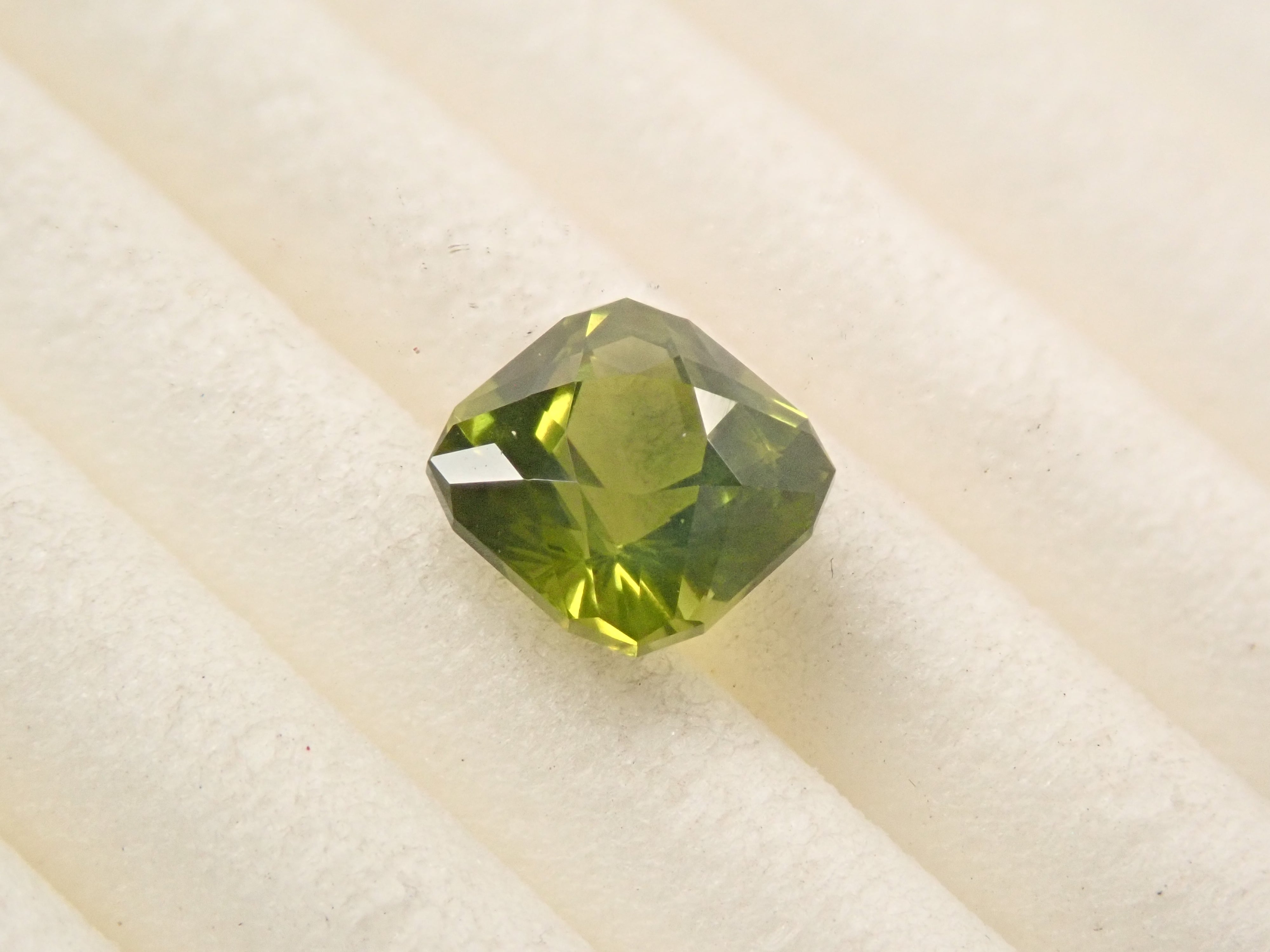 【2/6 22時販売】ケニア産アイドクレース 0.650ctルース