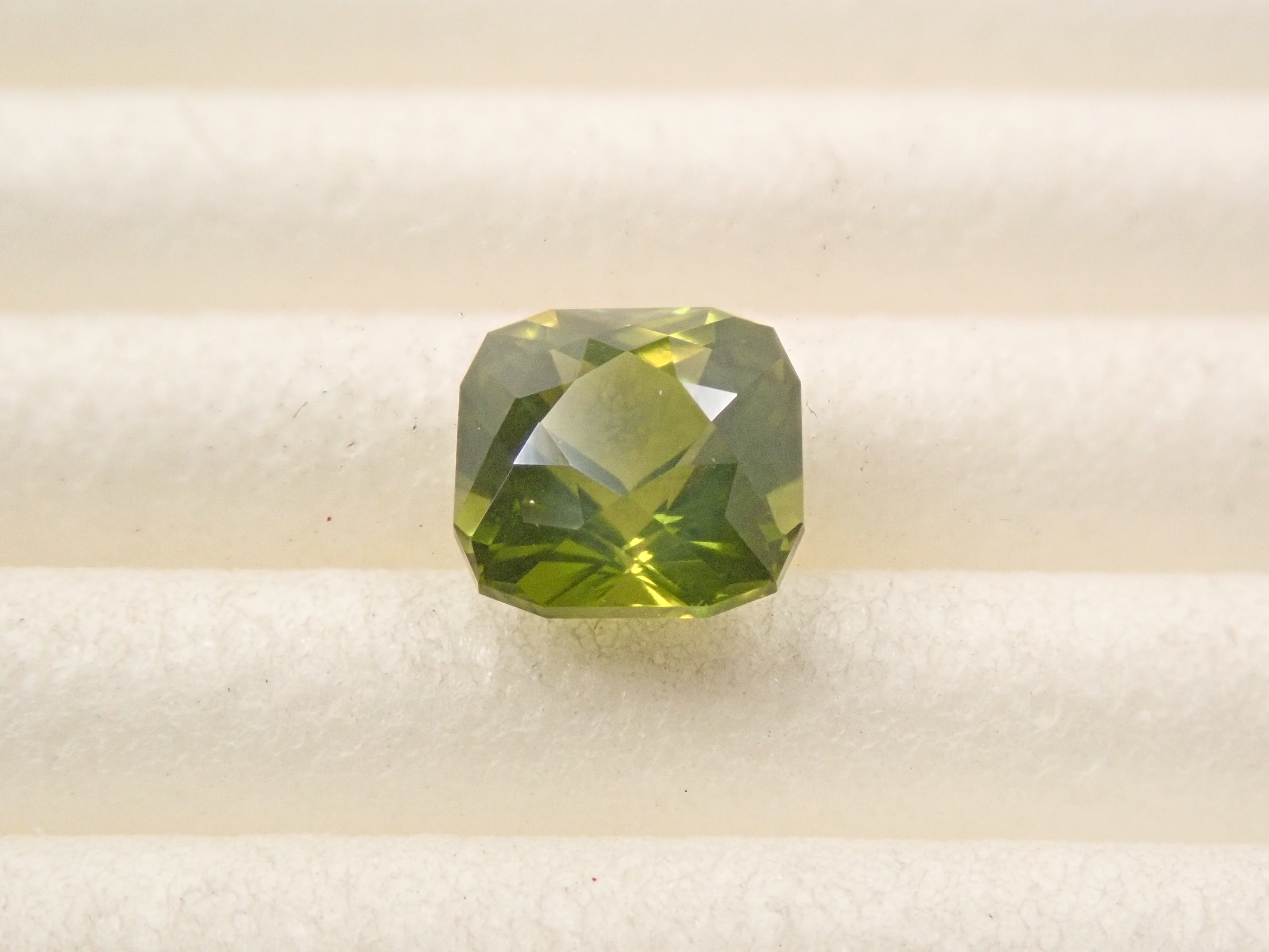 【2/6 22時販売】ケニア産アイドクレース 0.650ctルース