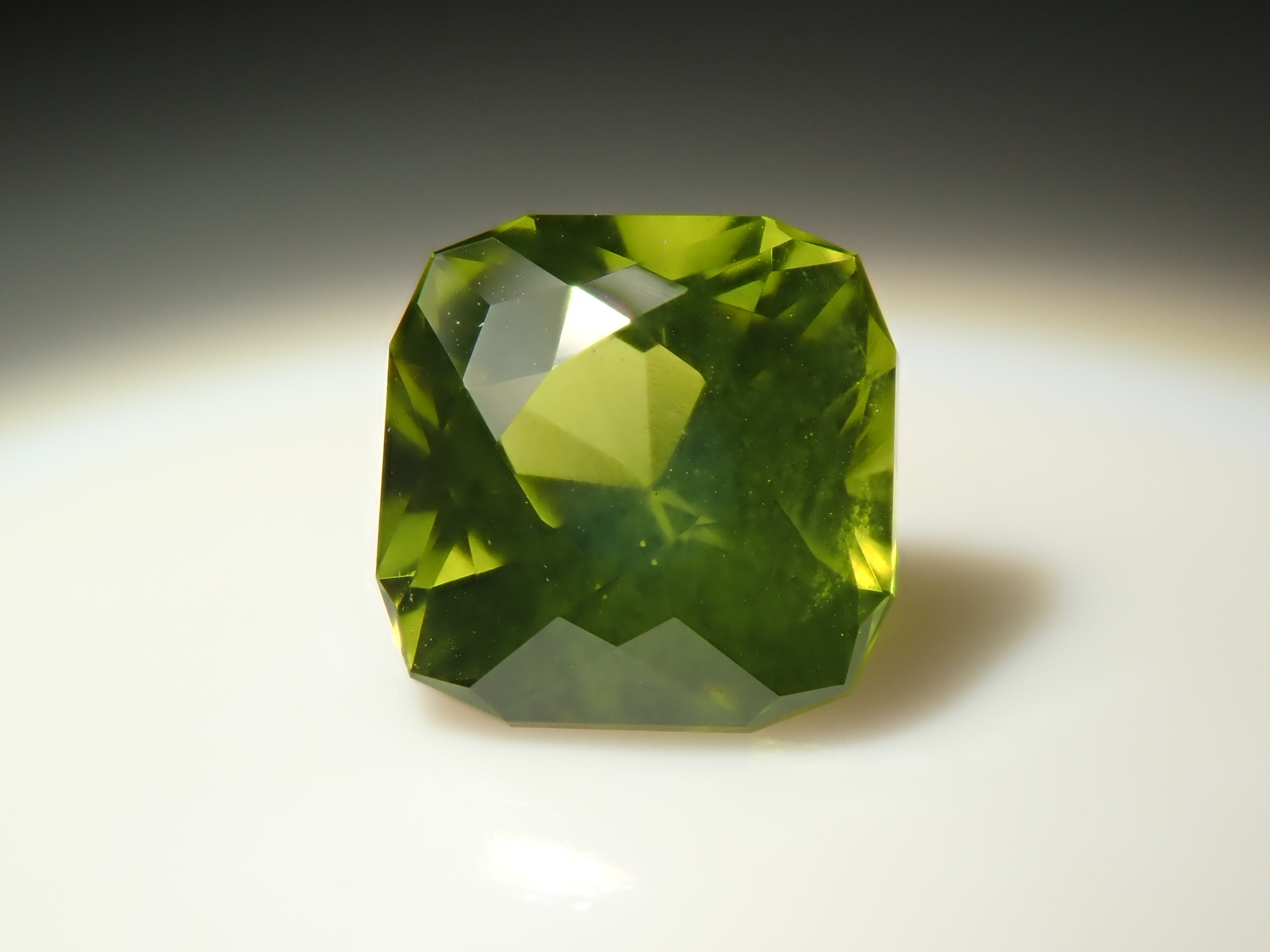 【2/6 22時販売】ケニア産アイドクレース 0.650ctルース