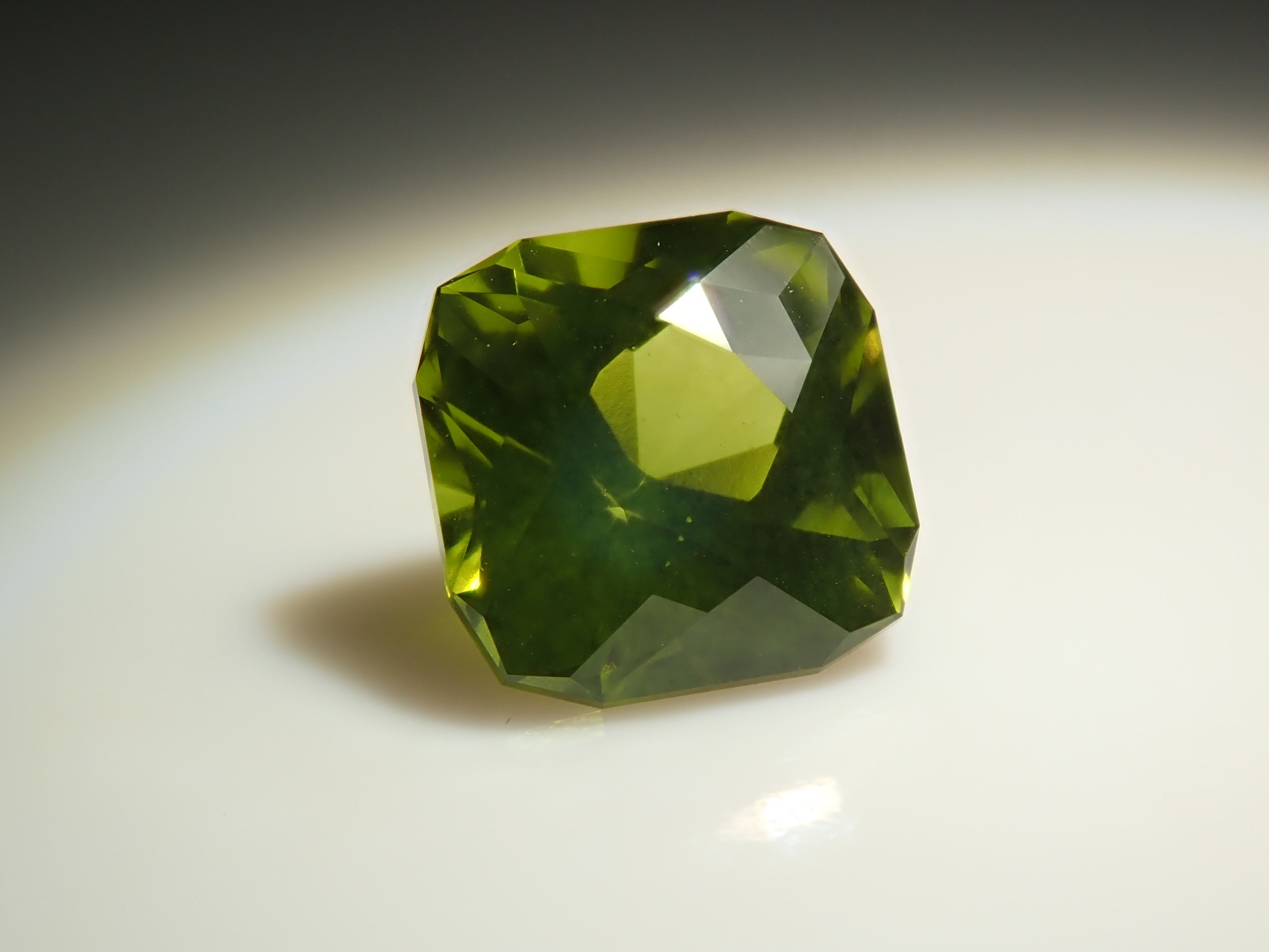 【2/6 22時販売】ケニア産アイドクレース 0.650ctルース