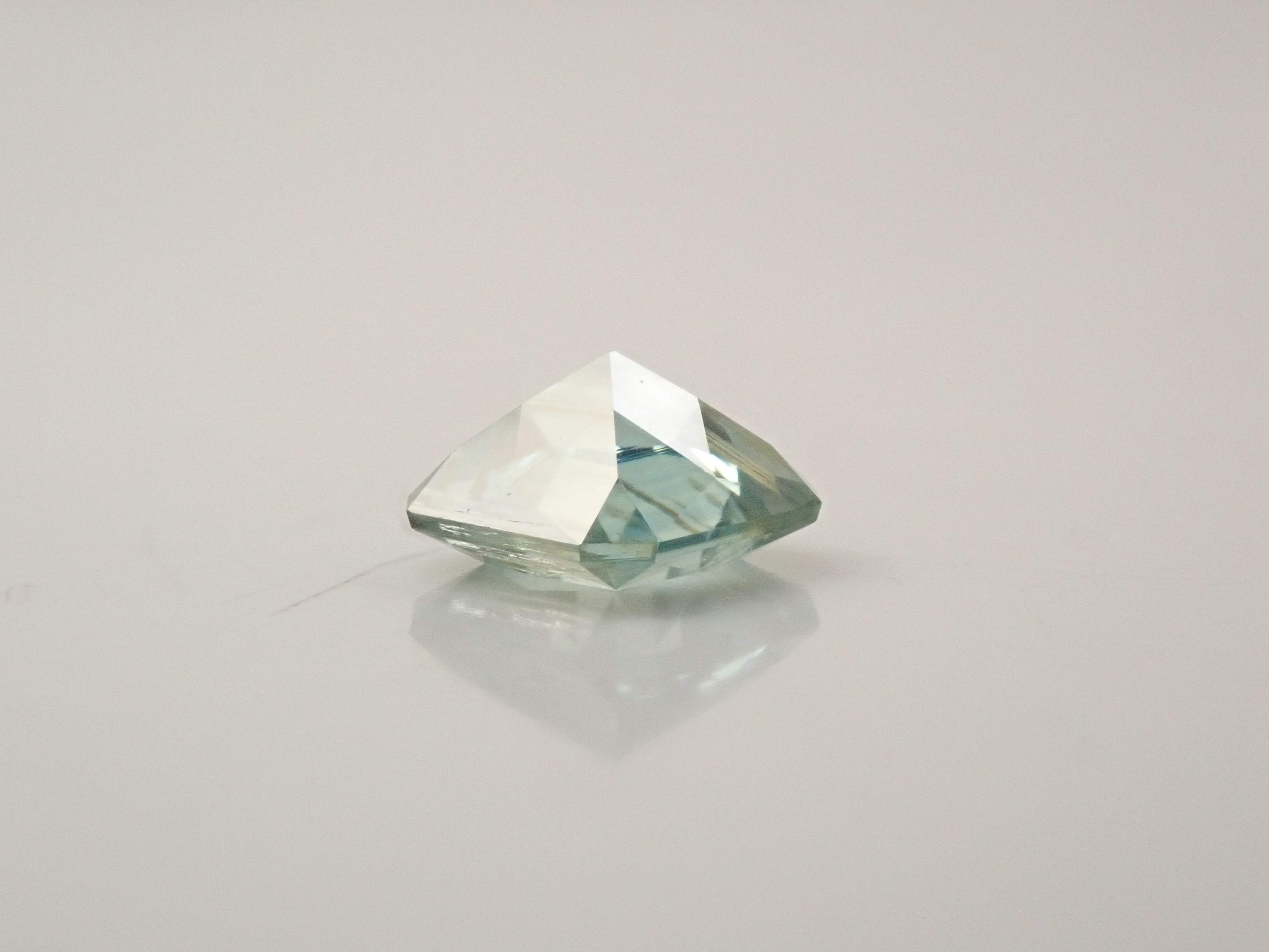 【2/6 22時販売】ネパール産バイカラーカイヤナイト 0.742ctルース