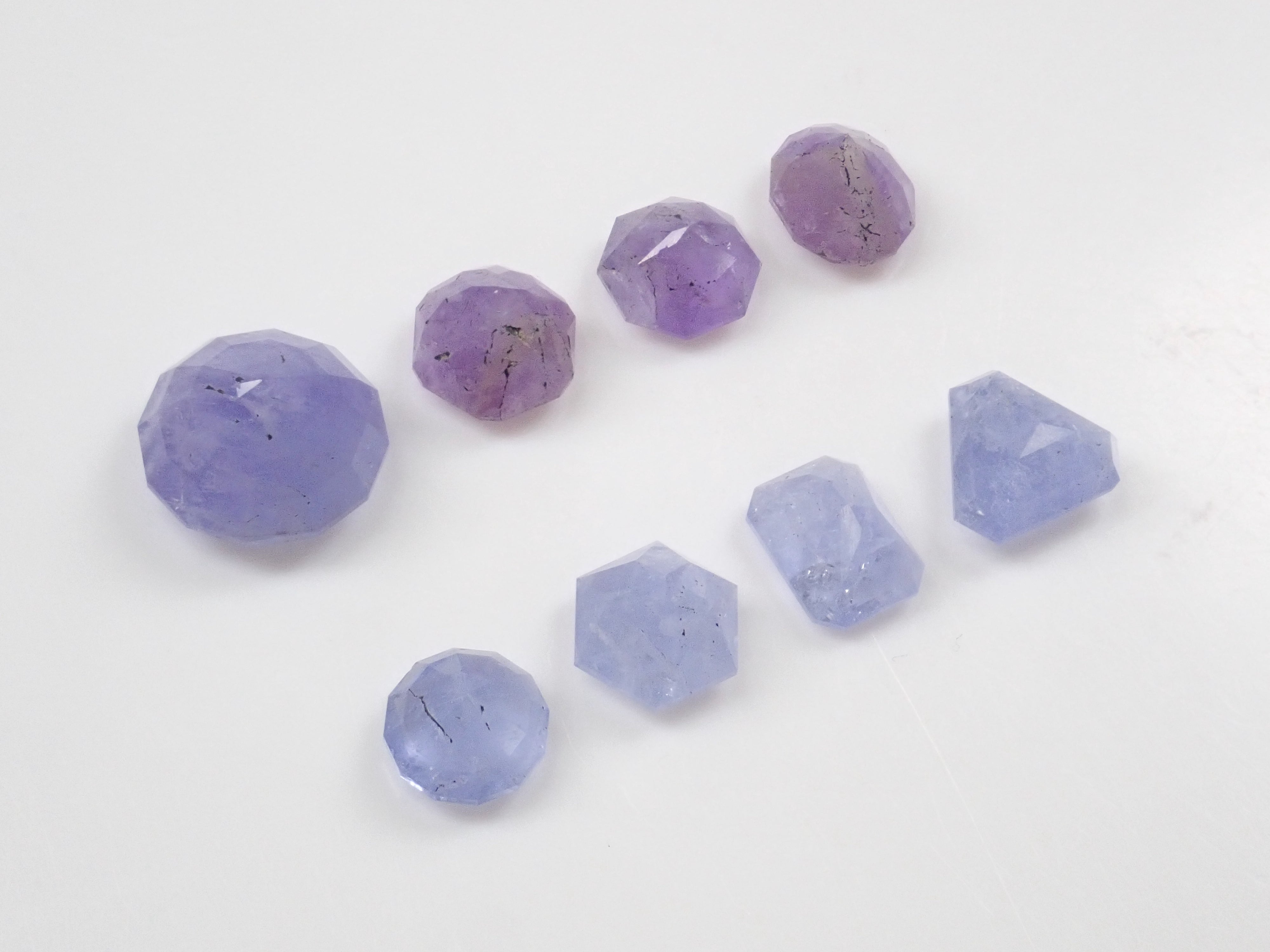 《限定8石》【サンジェ氏】ハックマナイトorソーダライト1石ルース(最大3.63ct)《複数購入割引有》