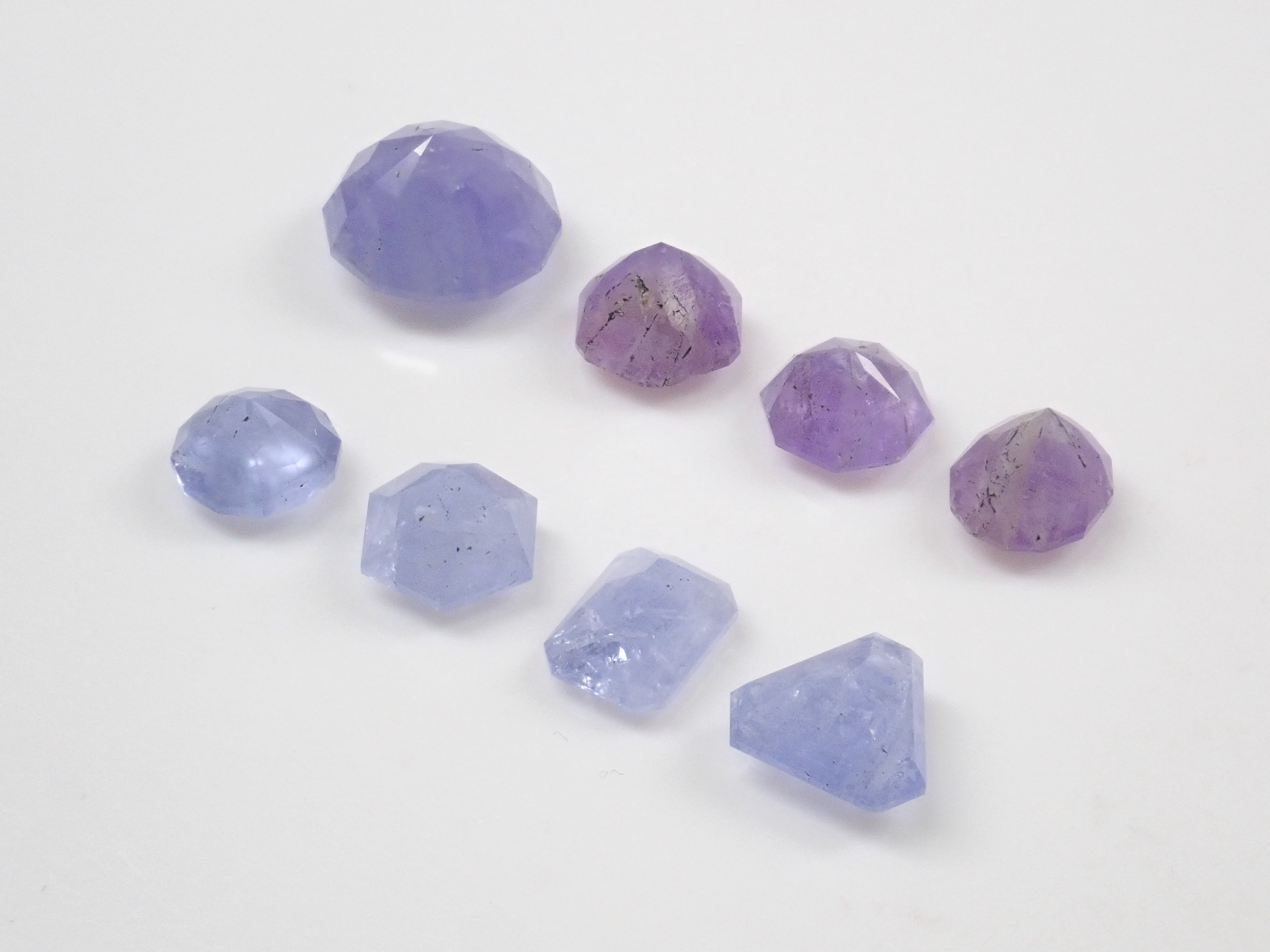 《限定8石》【サンジェ氏】ハックマナイトorソーダライト1石ルース(最大3.63ct)《複数購入割引有》