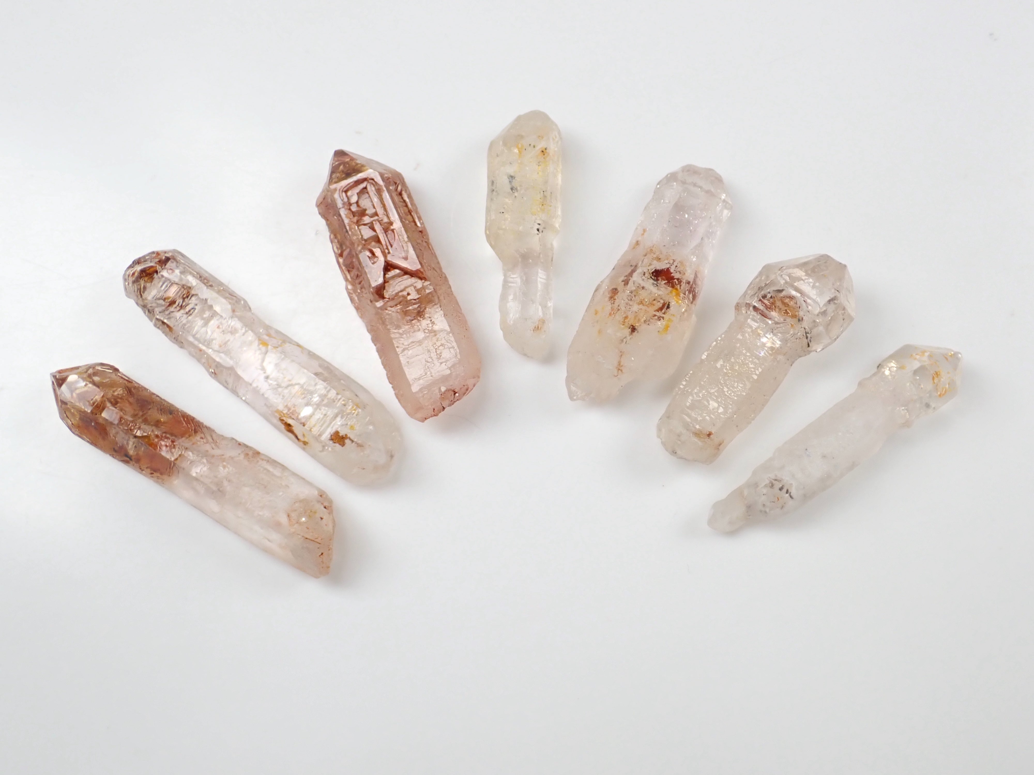 マダガスカル産オイルインクォーツ1石ルース(近年発見の新しい産地,平均28ct)《複数購入割引有》