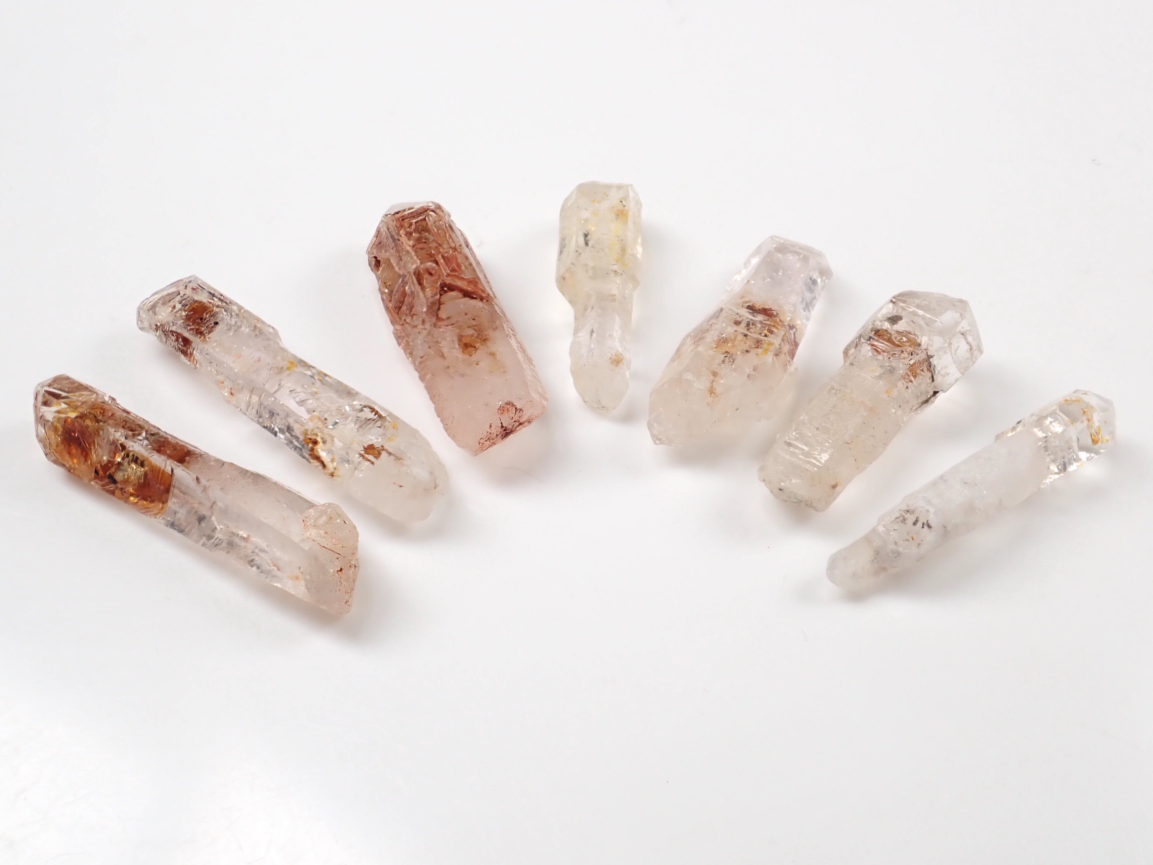 マダガスカル産オイルインクォーツ1石ルース(近年発見の新しい産地,平均28ct)《複数購入割引有》