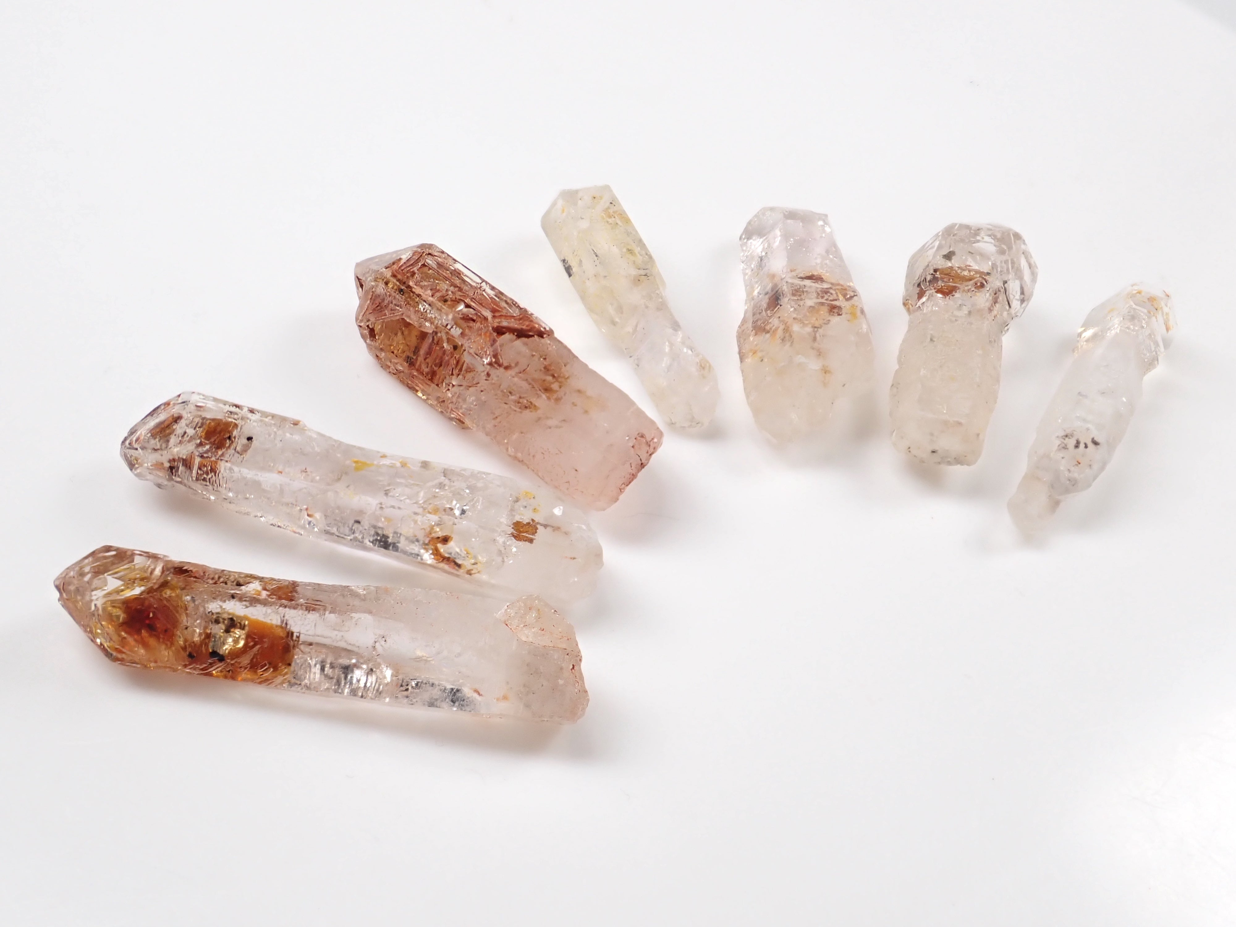 マダガスカル産オイルインクォーツ1石ルース(近年発見の新しい産地,平均28ct)《複数購入割引有》