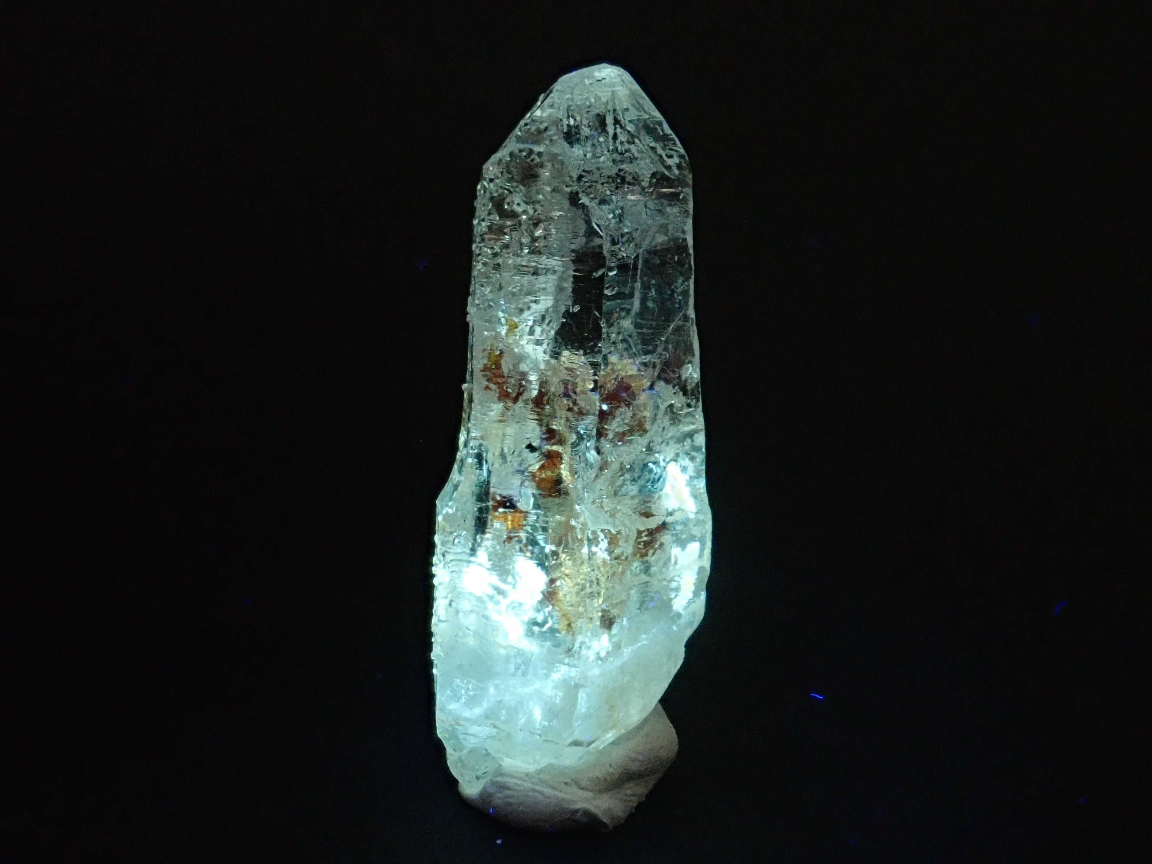 マダガスカル産オイルインクォーツ1石ルース(近年発見の新しい産地,平均28ct)《複数購入割引有》