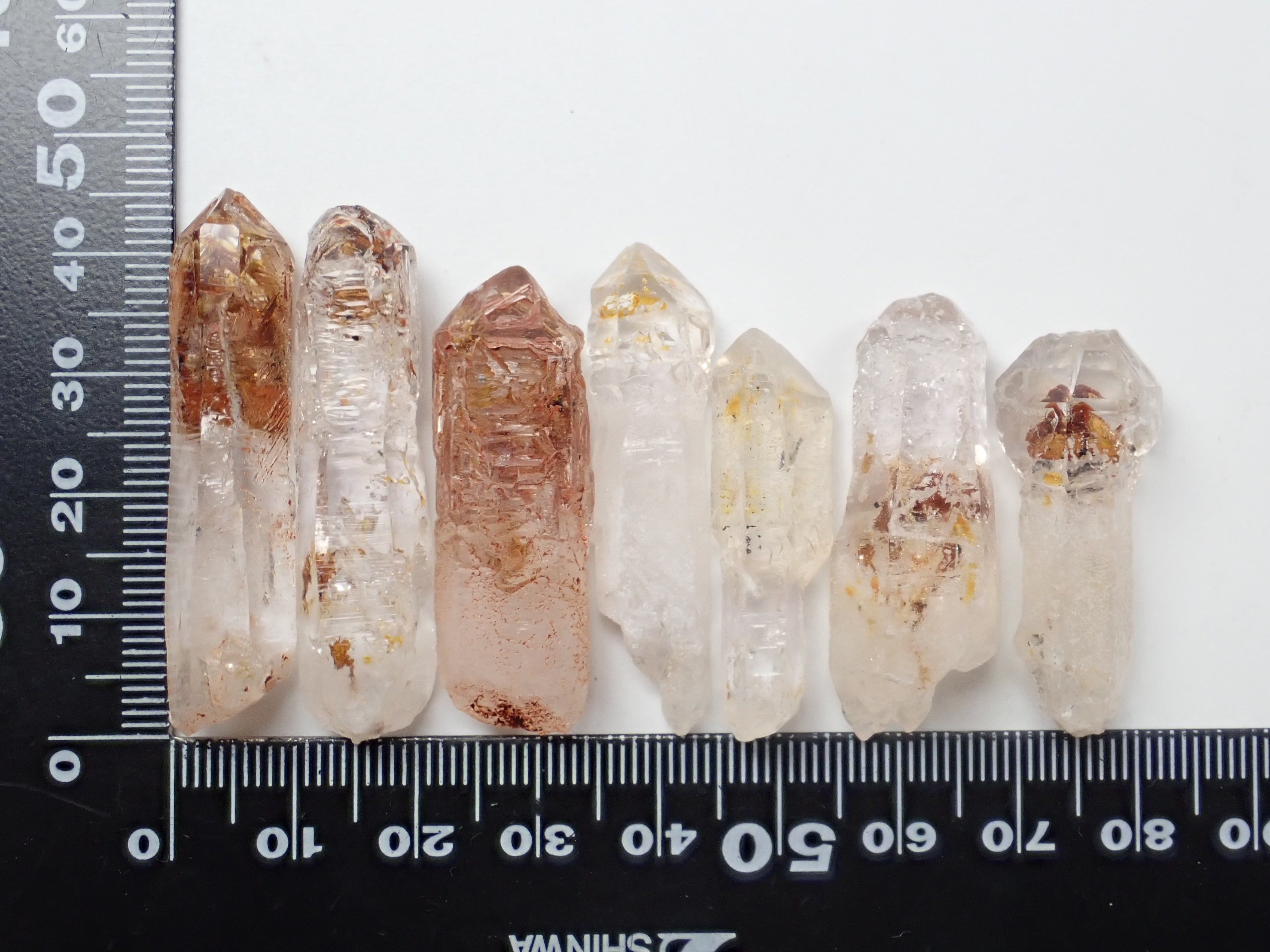 マダガスカル産オイルインクォーツ1石ルース(近年発見の新しい産地,平均28ct)《複数購入割引有》