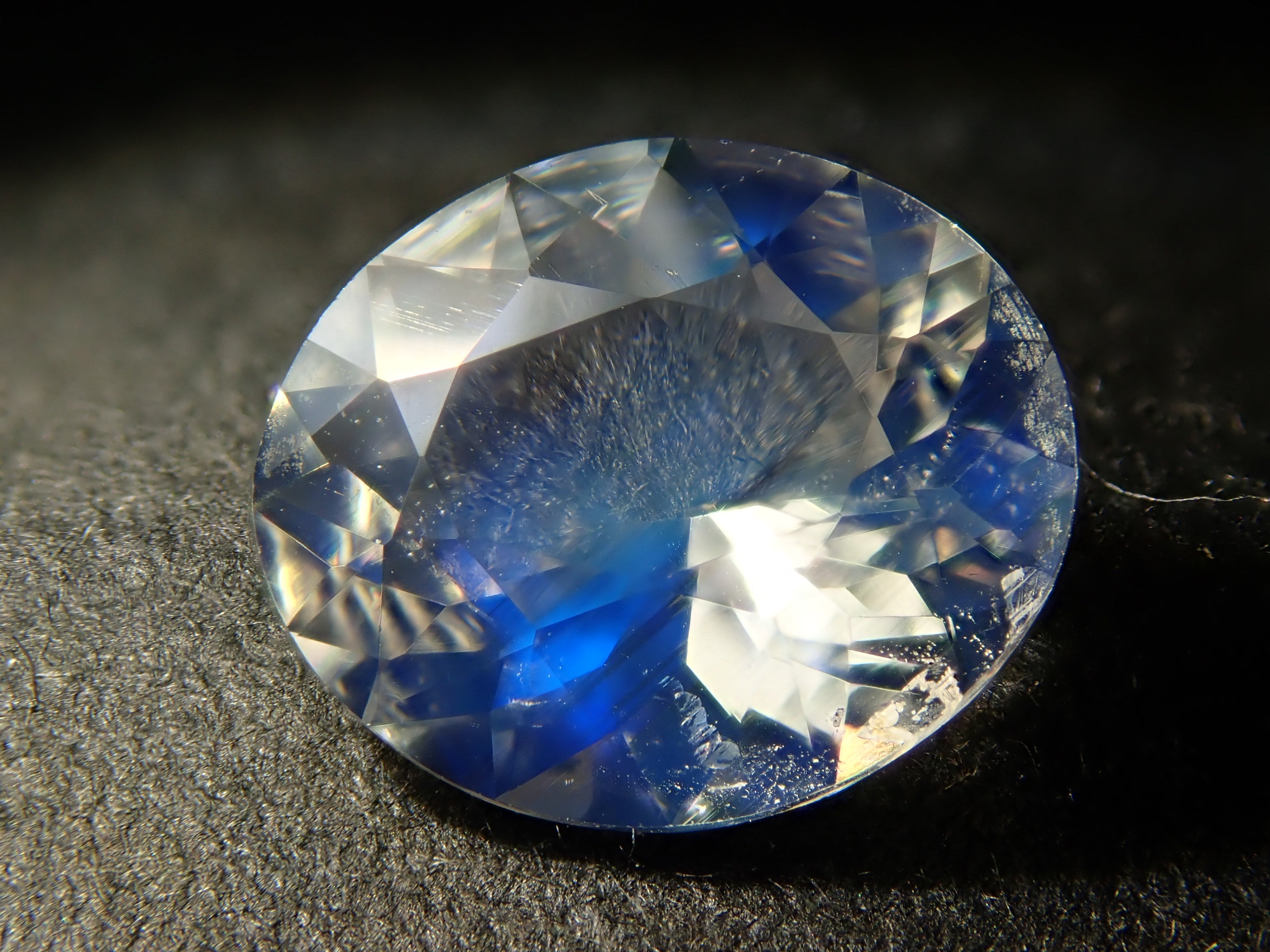 タンザニア産アンデシン・ラブラドライト(通称名 レインボームーンストーン) 0.782ctルース