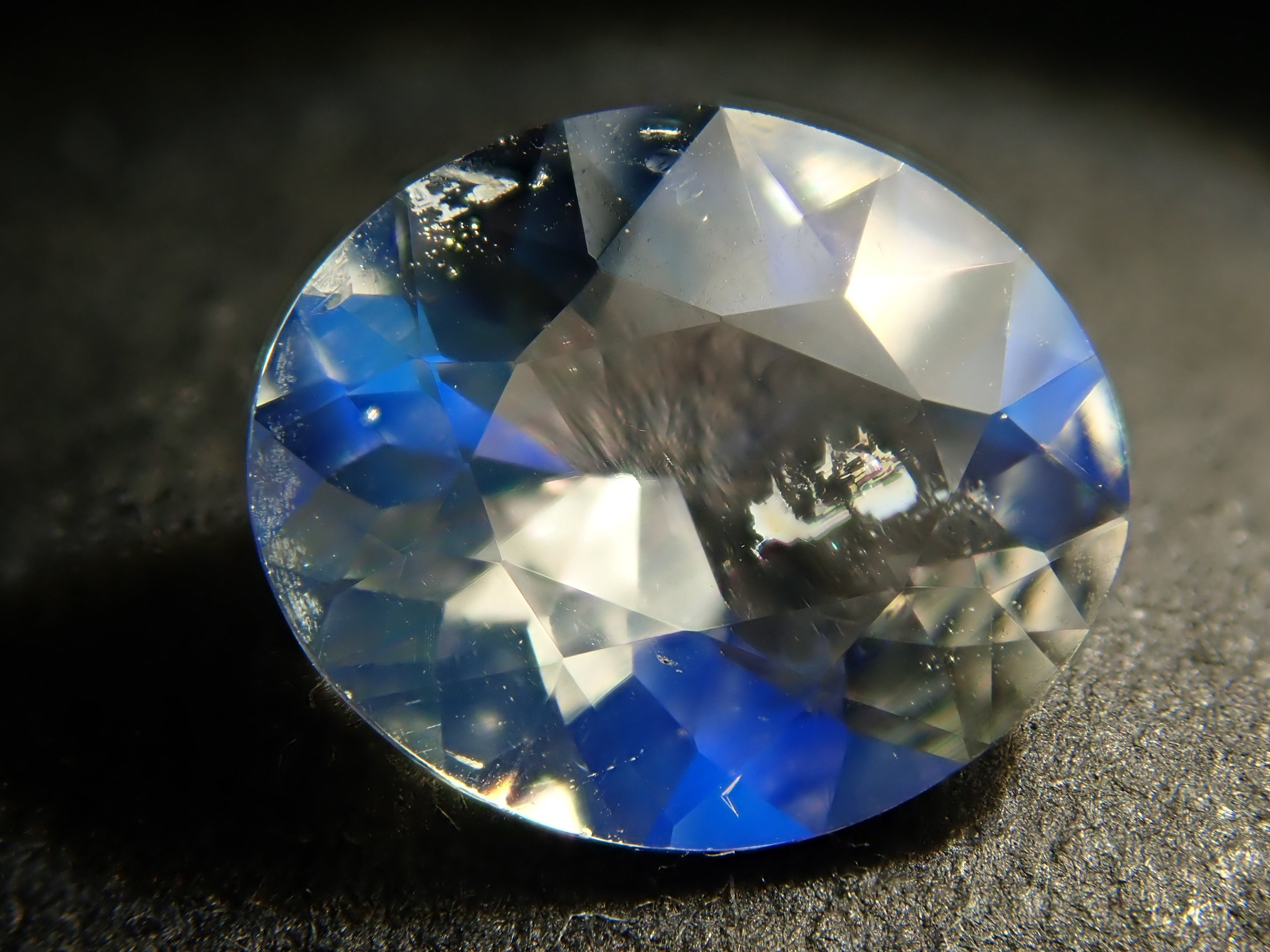 タンザニア産アンデシン・ラブラドライト(通称名 レインボームーンストーン) 0.782ctルース