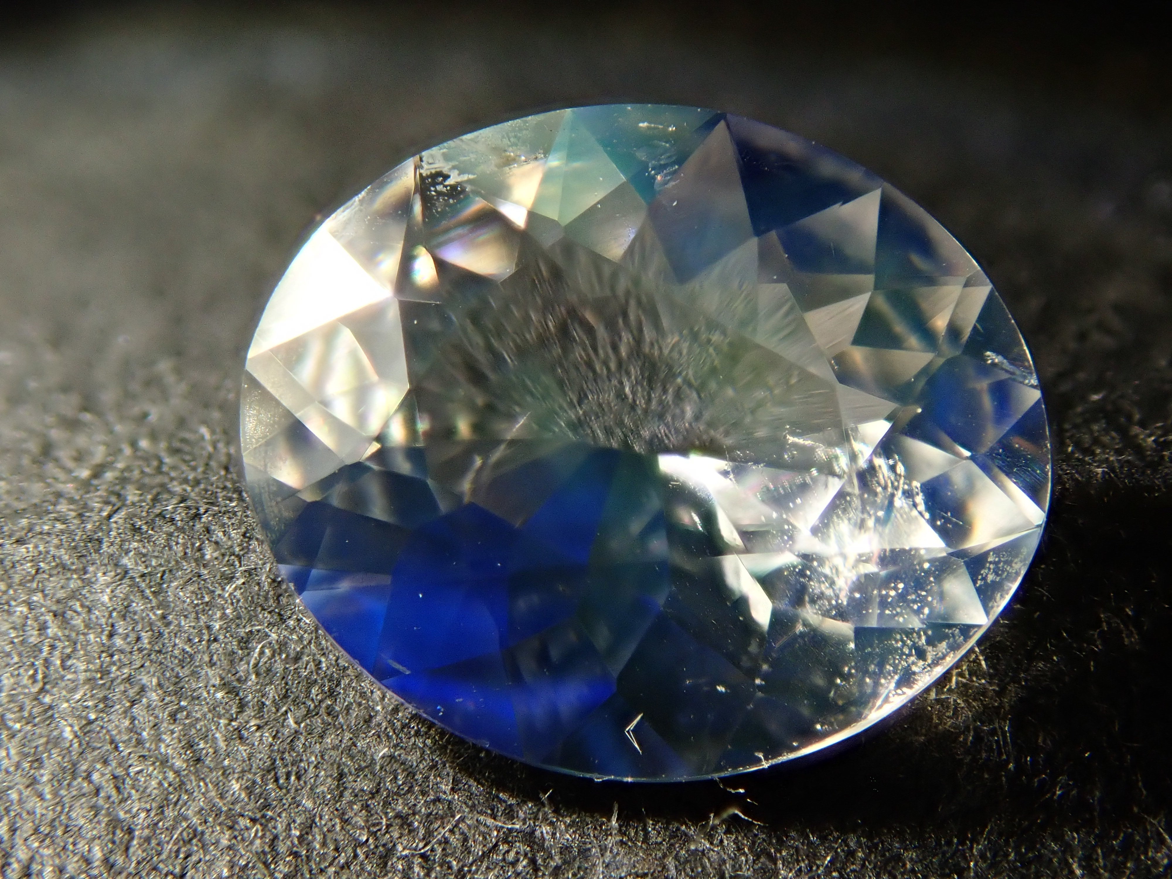 タンザニア産アンデシン・ラブラドライト(通称名 レインボームーンストーン) 0.782ctルース