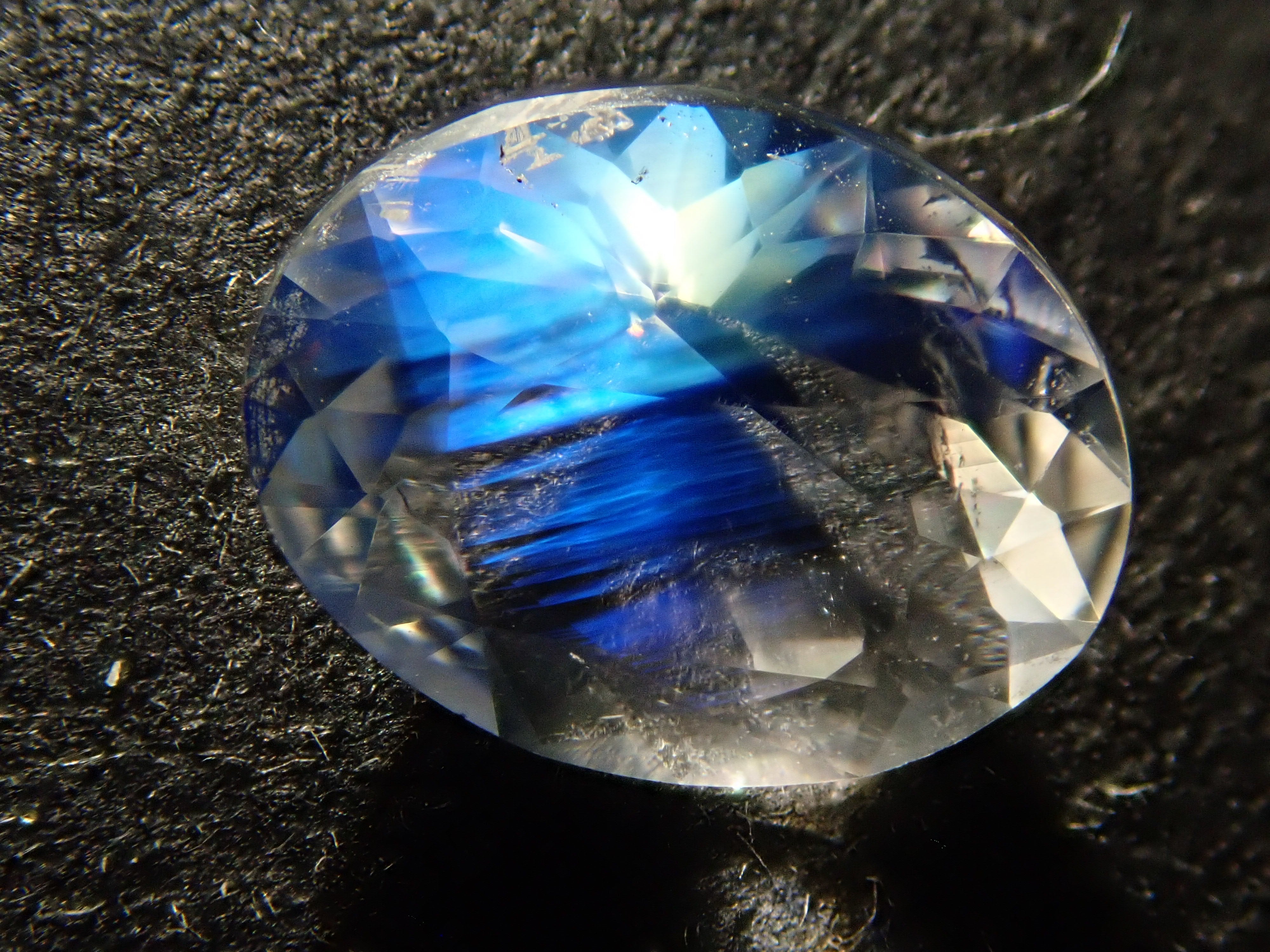 タンザニア産アンデシン・ラブラドライト(通称名 レインボームーンストーン) 0.782ctルース