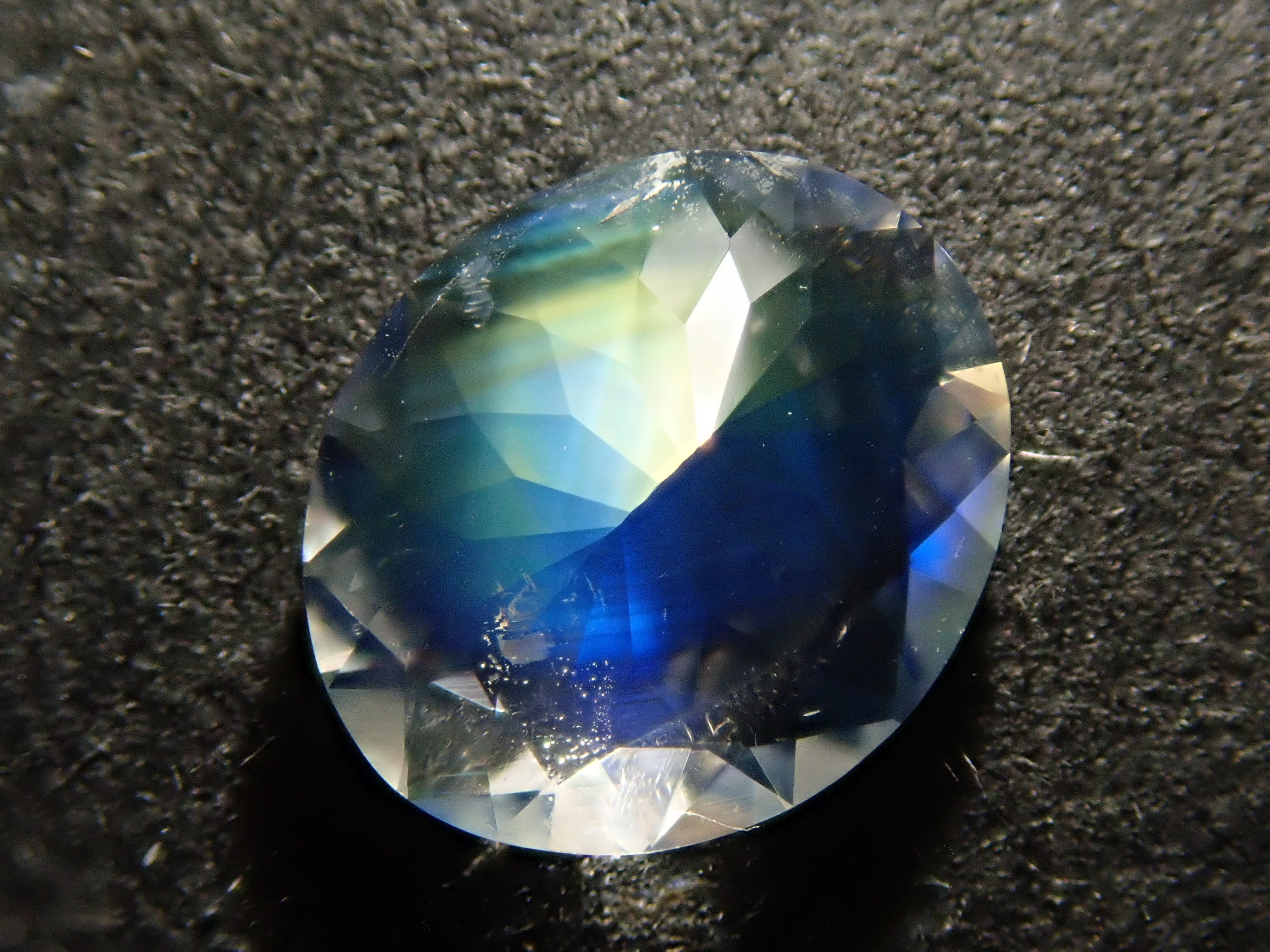 タンザニア産アンデシン・ラブラドライト(通称名 レインボームーンストーン) 0.782ctルース