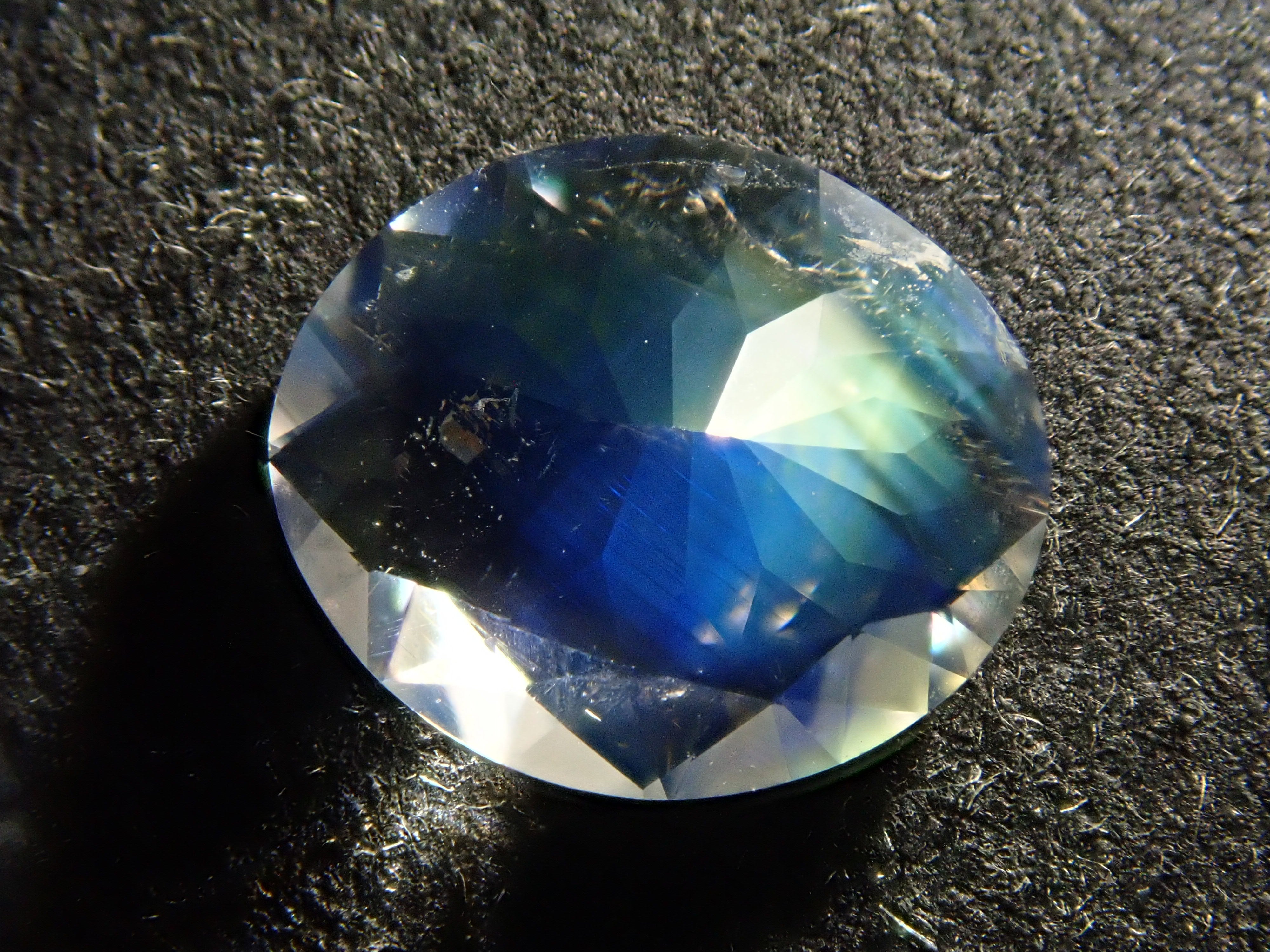 タンザニア産アンデシン・ラブラドライト(通称名 レインボームーンストーン) 0.782ctルース