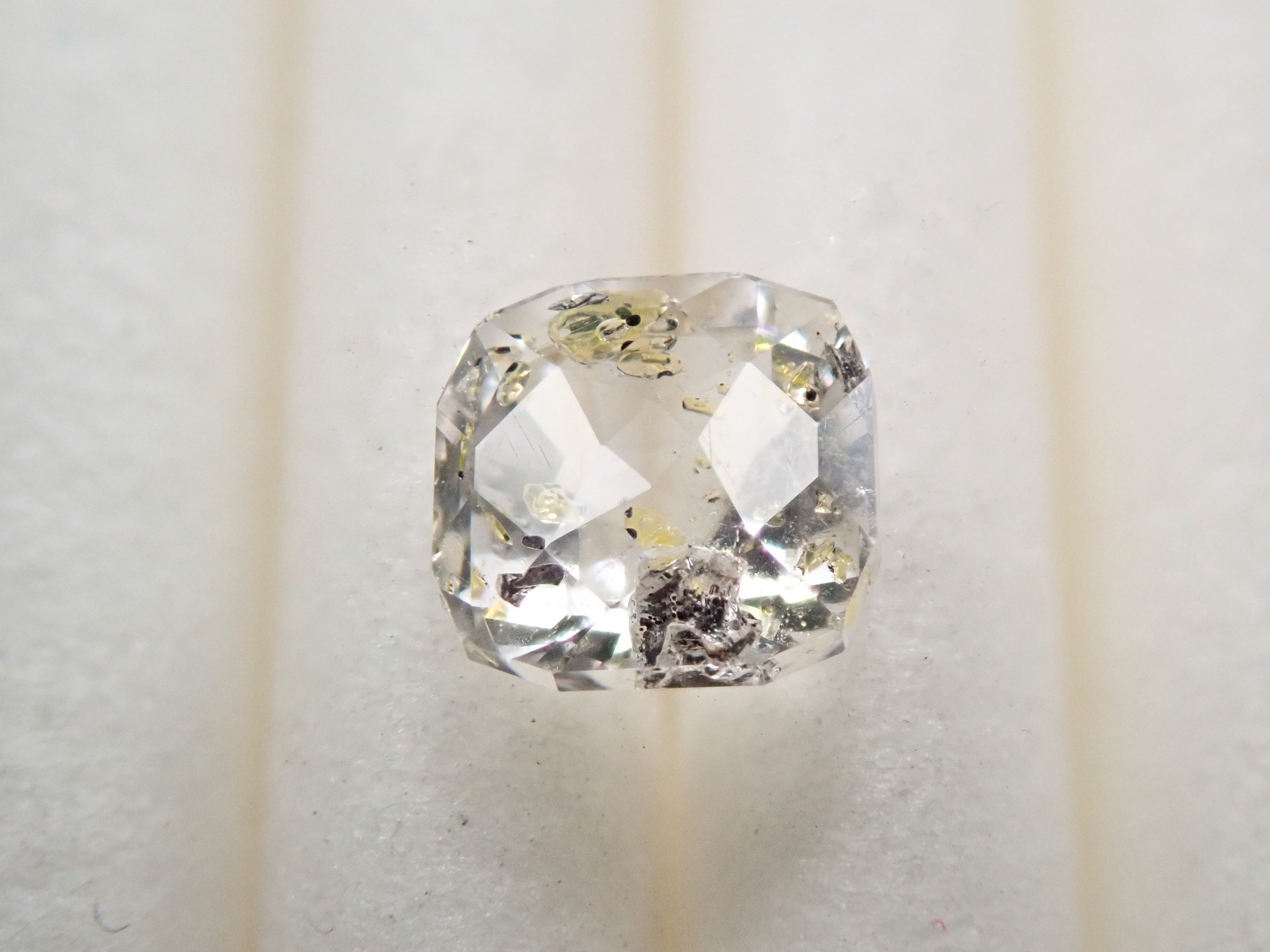 パキスタン産オイルインクォーツ 0.443ctルース