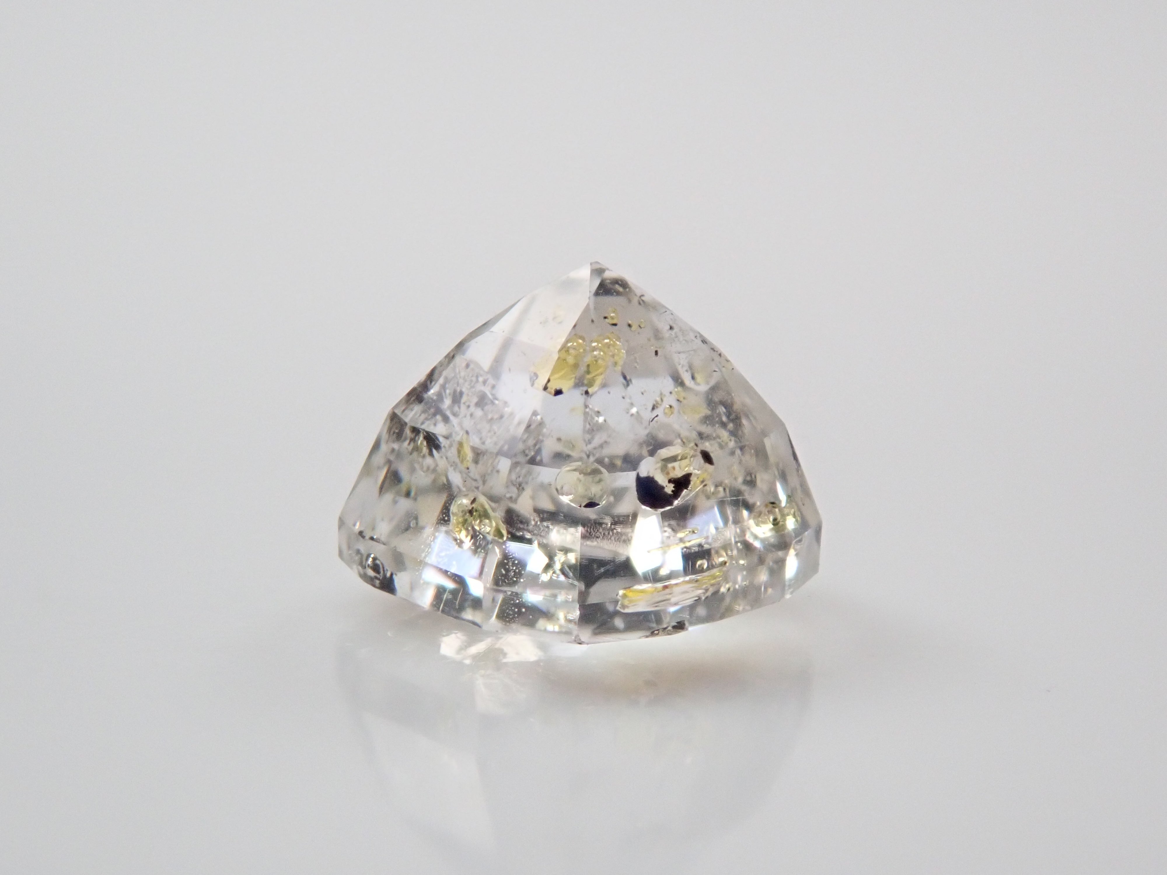 パキスタン産オイルインクォーツ 0.443ctルース