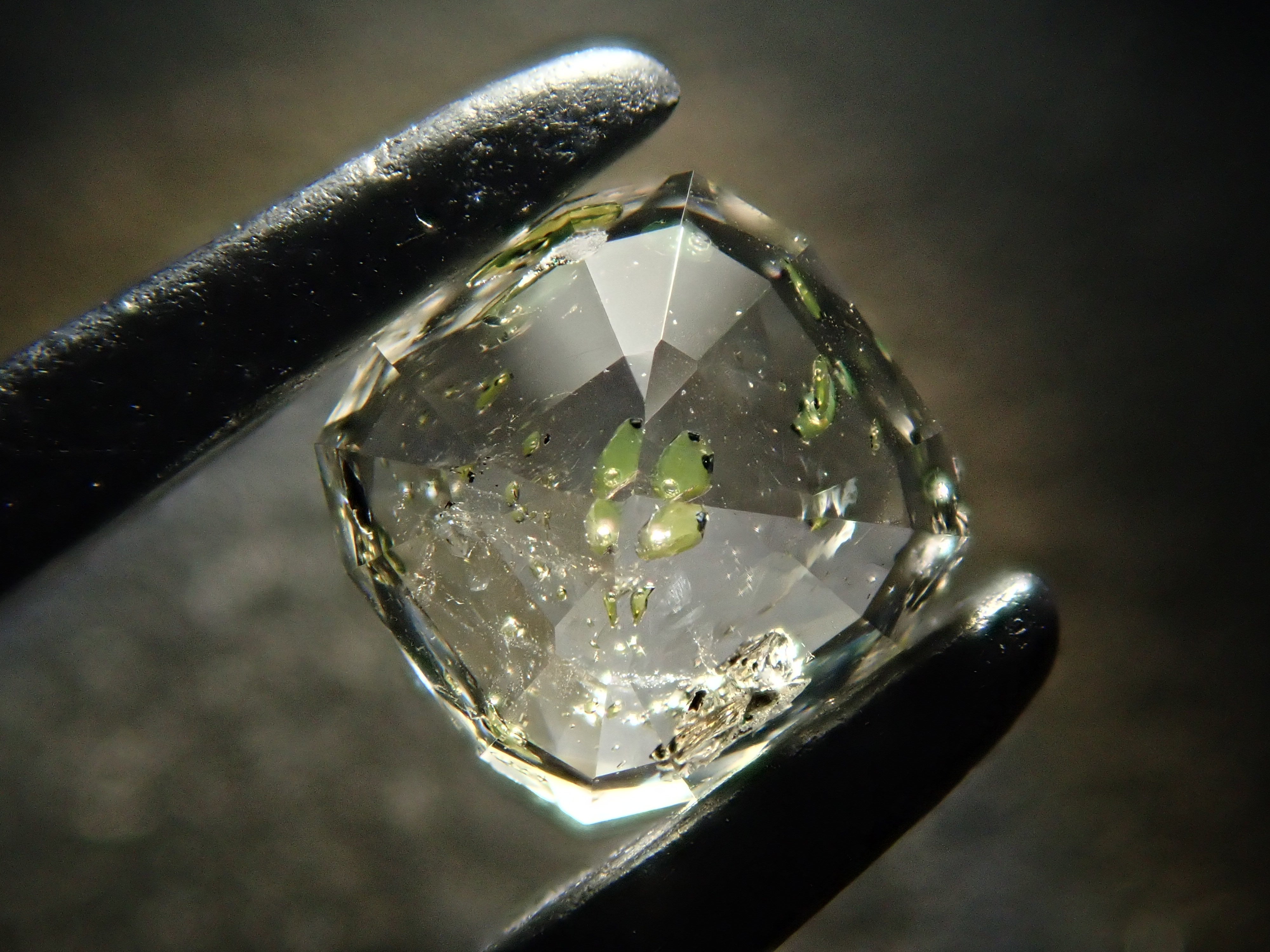 パキスタン産オイルインクォーツ 0.443ctルース