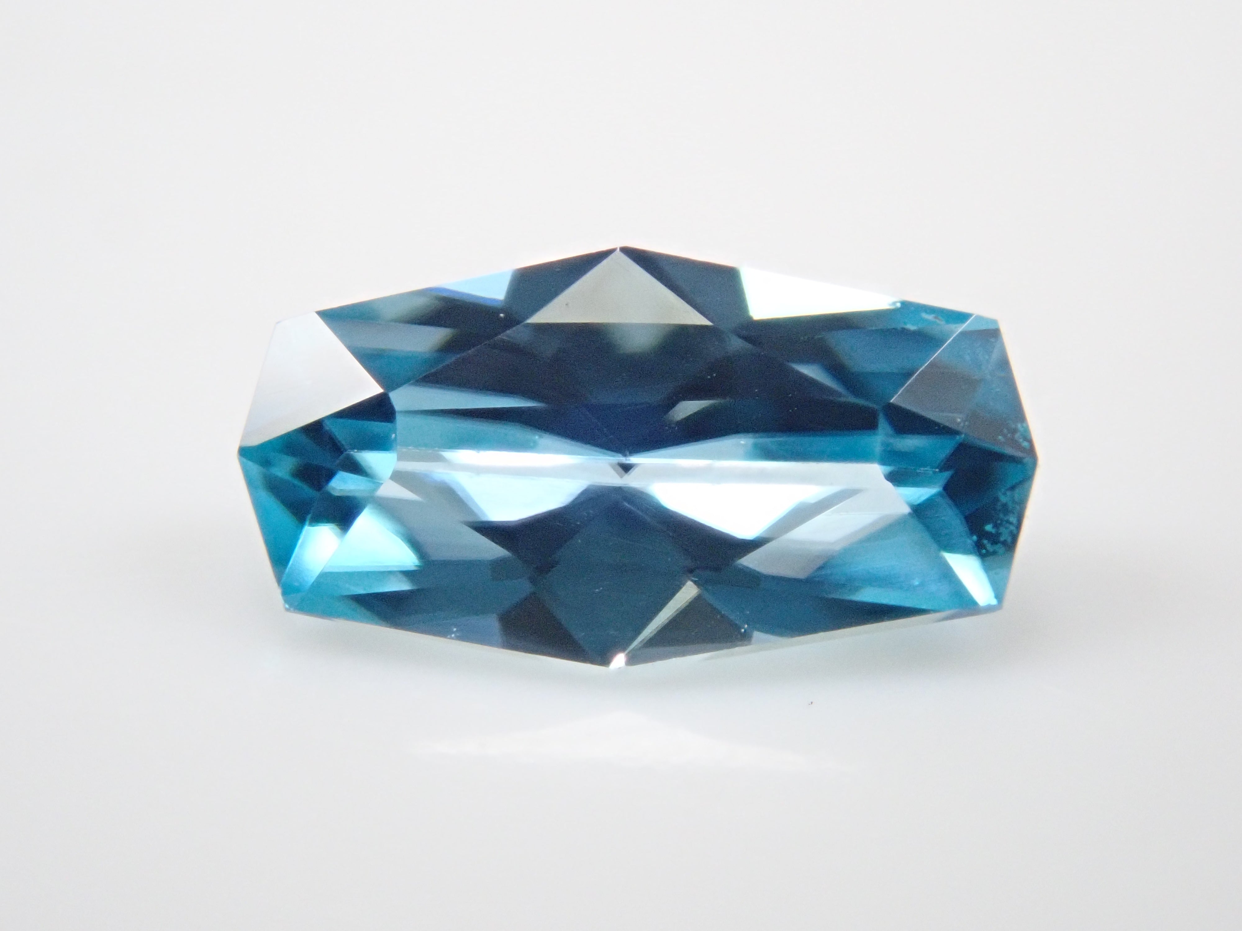 カンボジア産ブルージルコン(ラタナキリブルー) 0.453ctルース