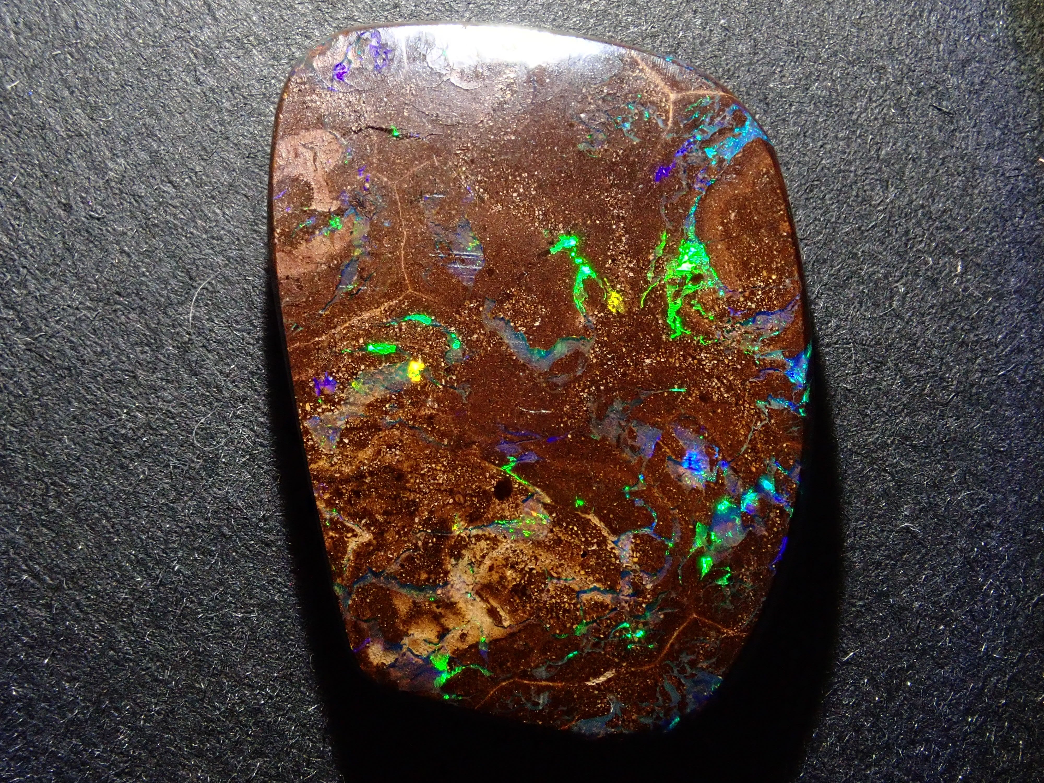 【2/8 22時販売】オーストラリア産アイアンオパール 17.439ctルース