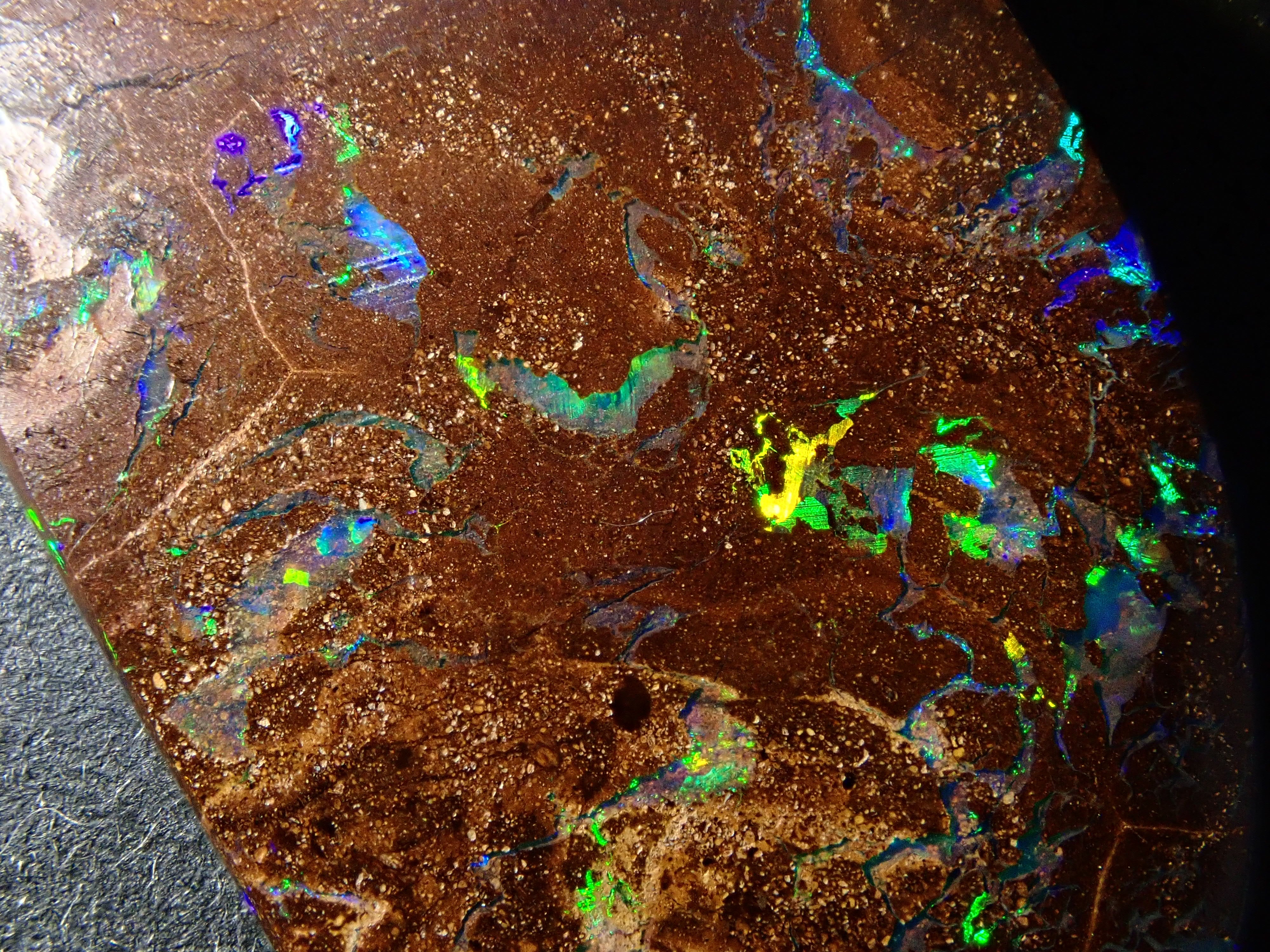 【2/8 22時販売】オーストラリア産アイアンオパール 17.439ctルース