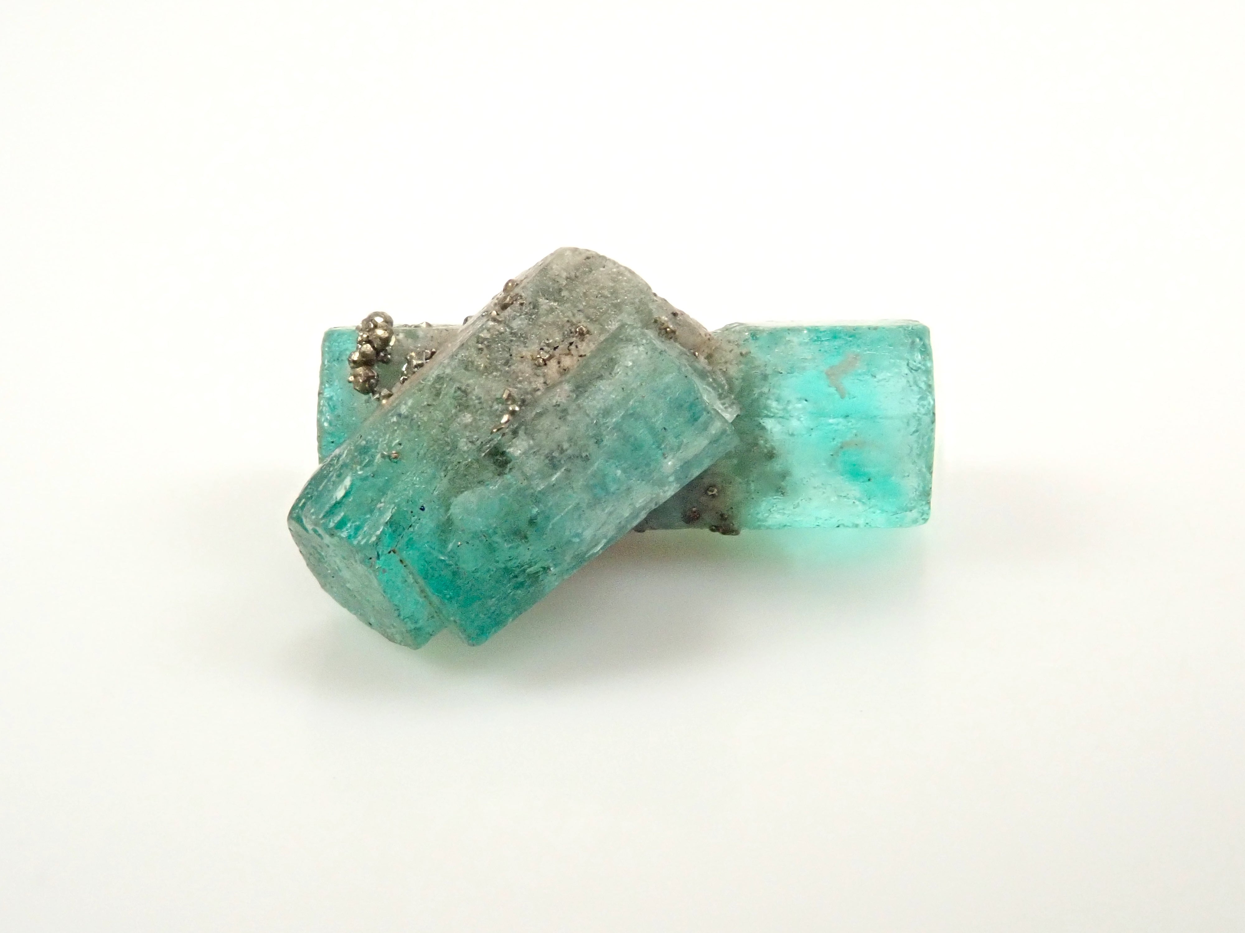 【2/10 22時販売】コロンビア産パイライト付きエメラルド 2.380ct原石