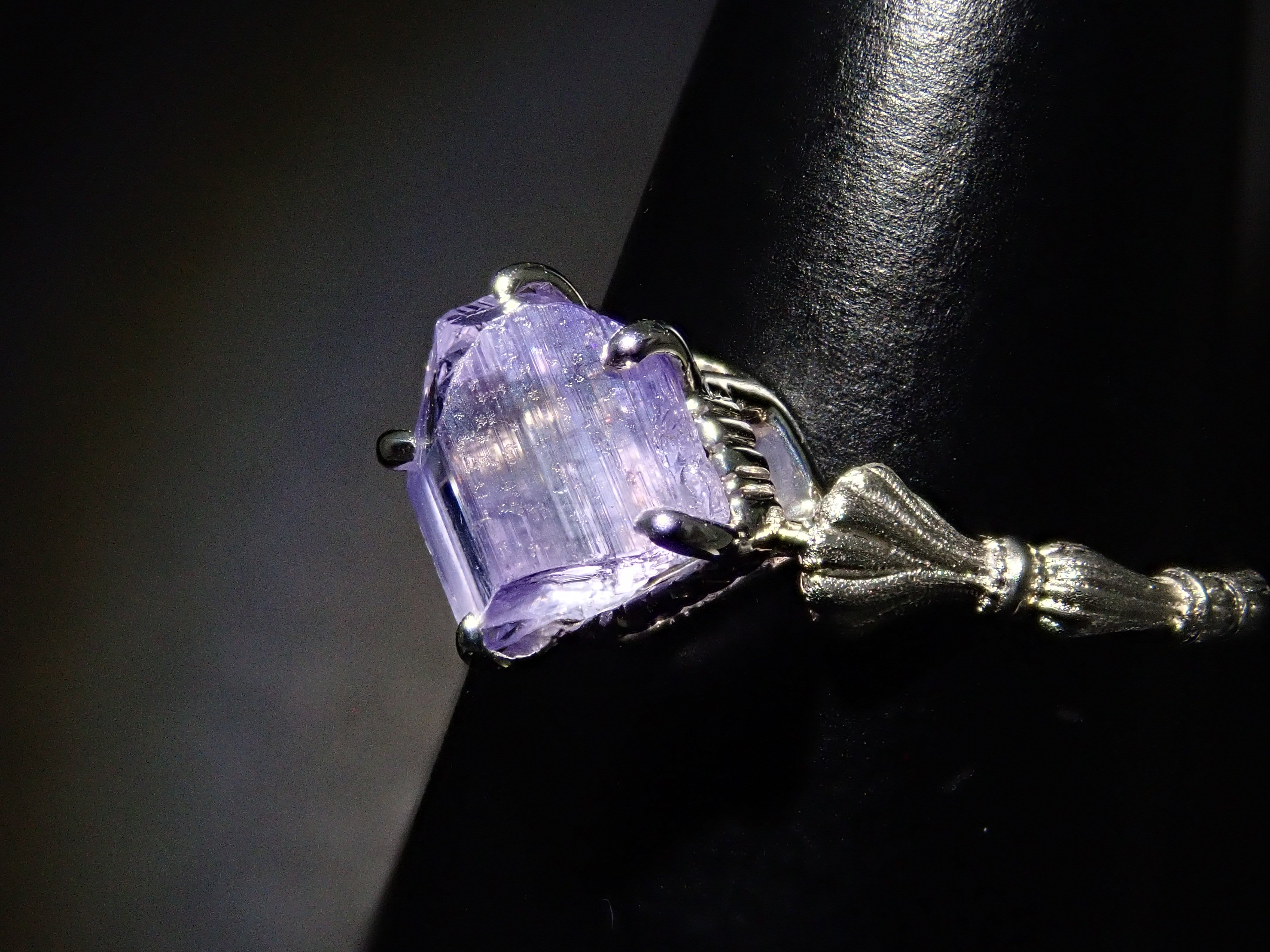 Pt950 タンザニア産ラベンダータンザナイト 1.51ct リング