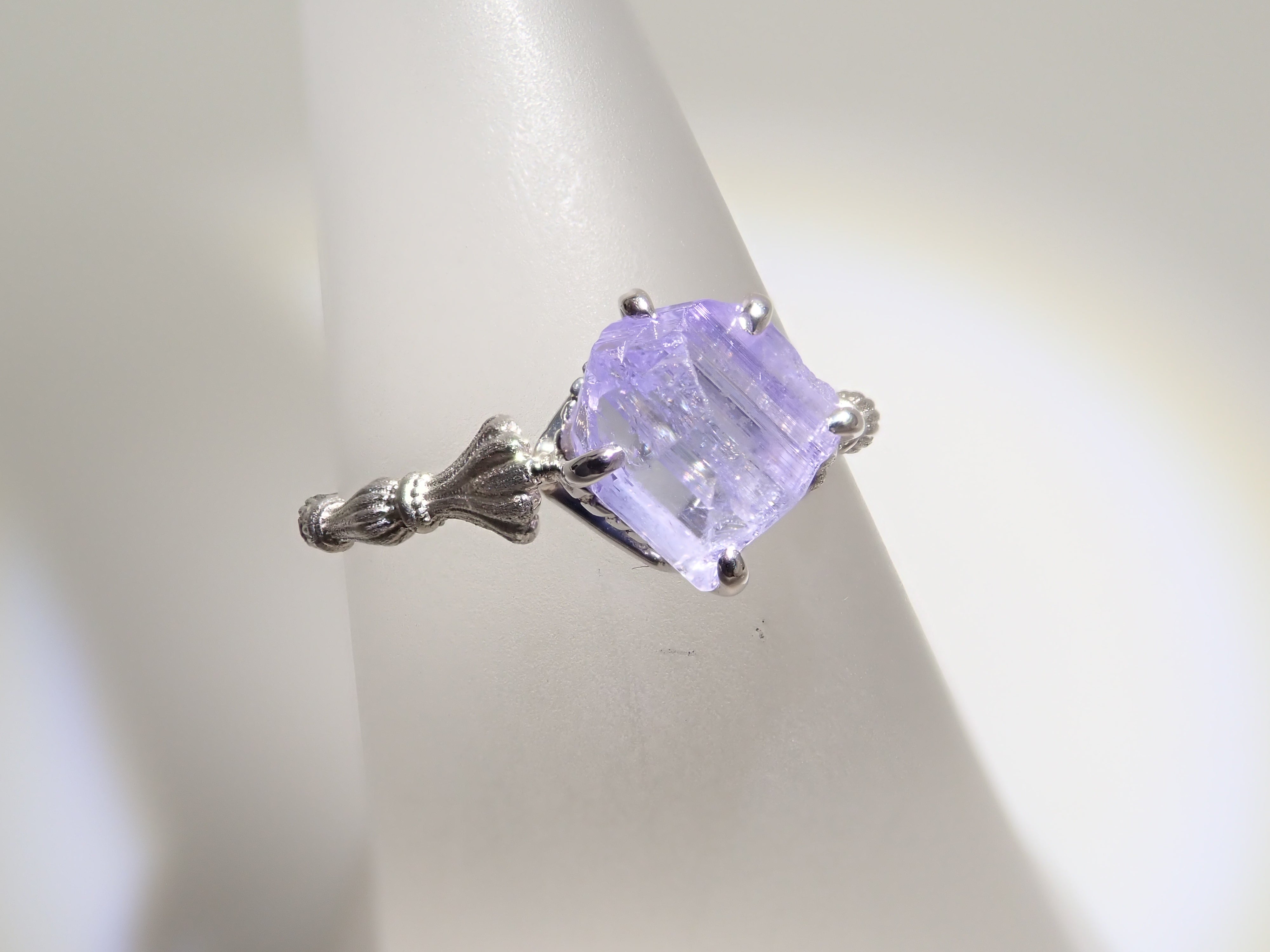 Pt950 タンザニア産ラベンダータンザナイト 1.51ct リング