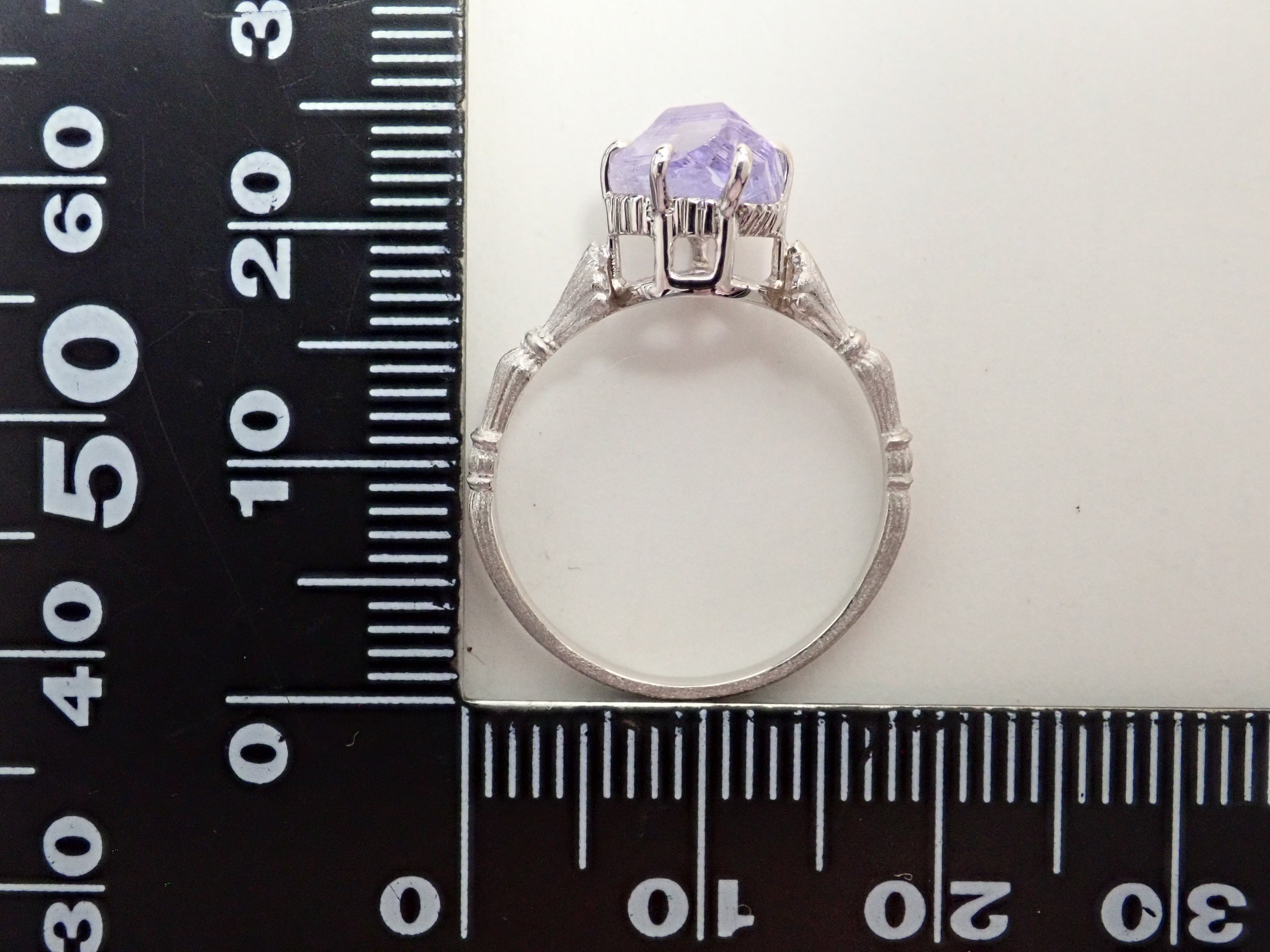 Pt950 タンザニア産ラベンダータンザナイト 1.51ct リング