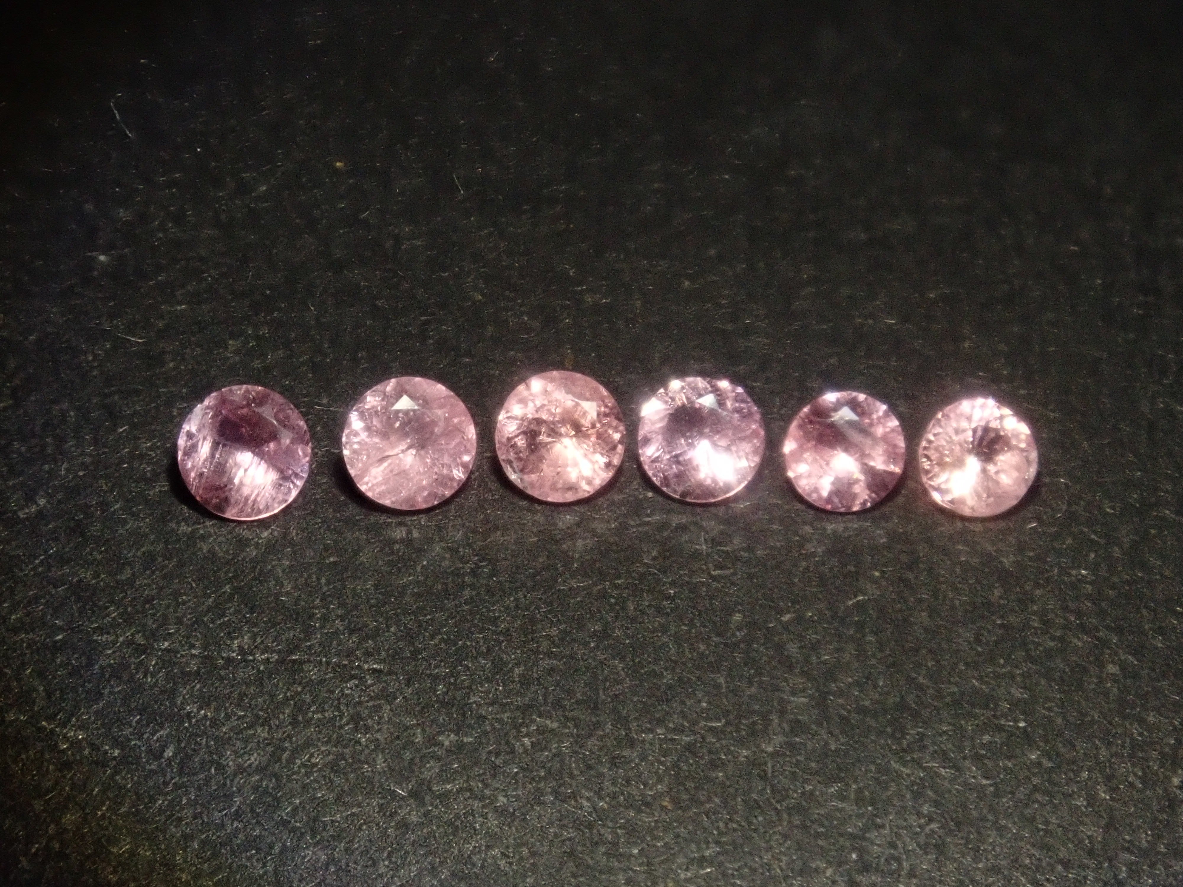 【2/11 22時販売】《限定6石》マダガスカル産ペツォッタイトガチャ(2.2~2.5mm,ラウンドカット)《複数購入割引有》