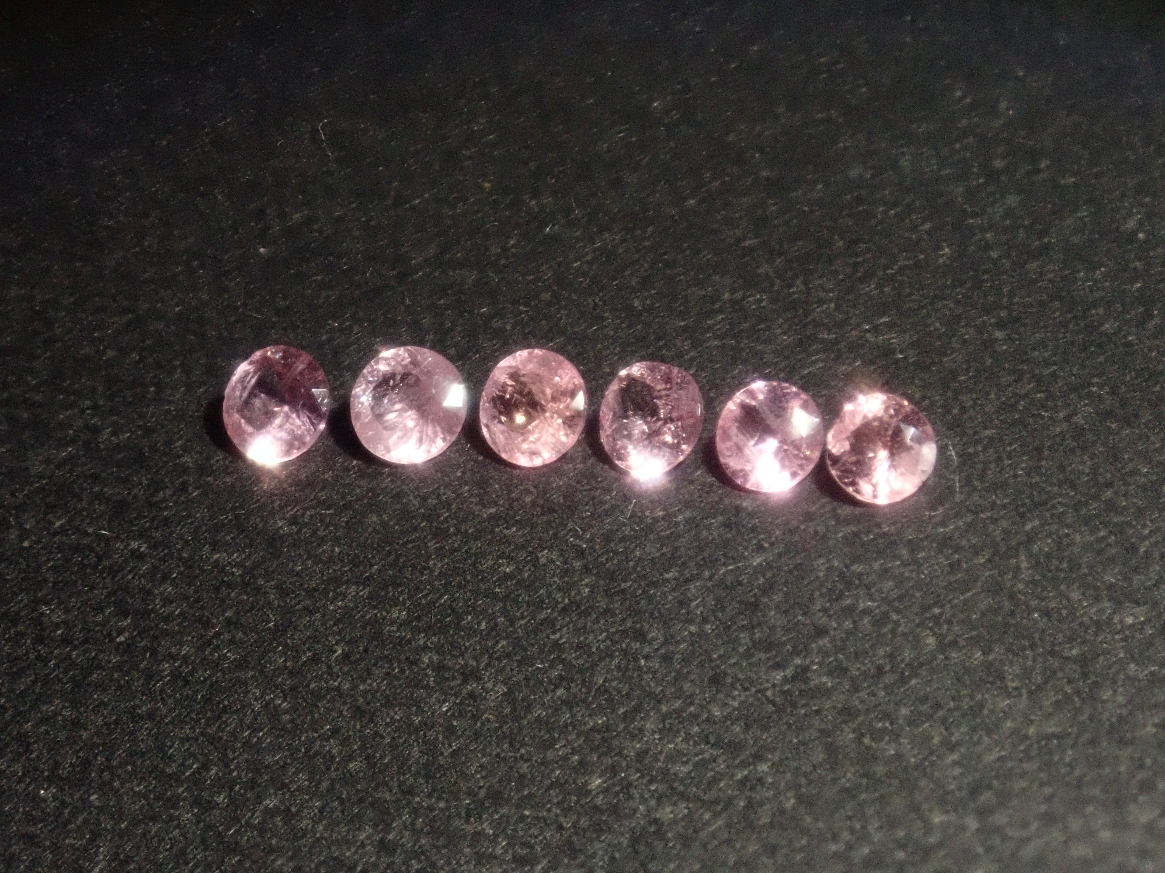 【2/11 22時販売】《限定6石》マダガスカル産ペツォッタイトガチャ(2.2~2.5mm,ラウンドカット)《複数購入割引有》