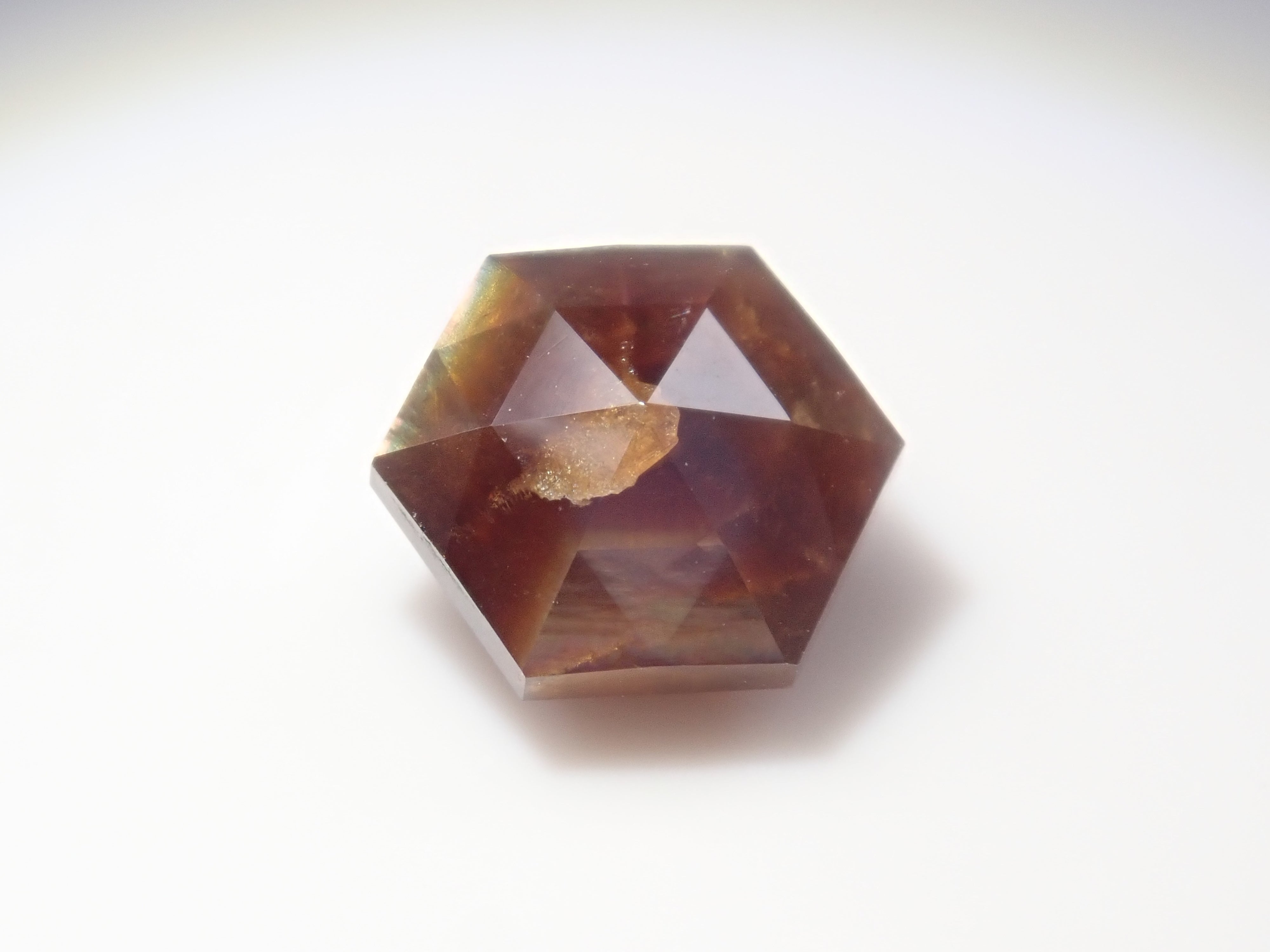 【2/11 22時販売】《限定14石》奈良県天川村産レインボーガーネット(サンジェ氏のファセットカット)《複数購入割引有》