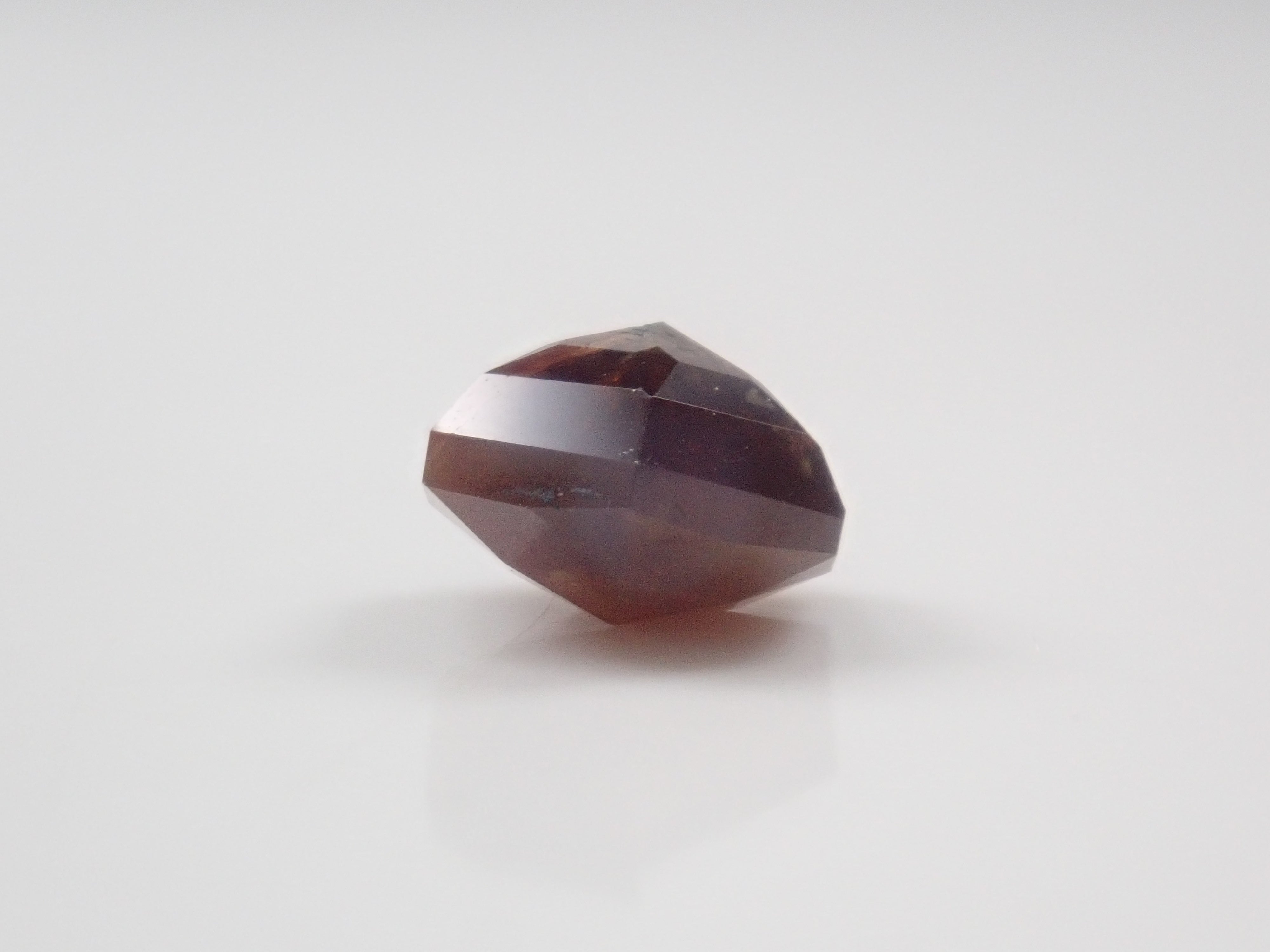 【2/11 22時販売】《限定14石》奈良県天川村産レインボーガーネット(サンジェ氏のファセットカット)《複数購入割引有》