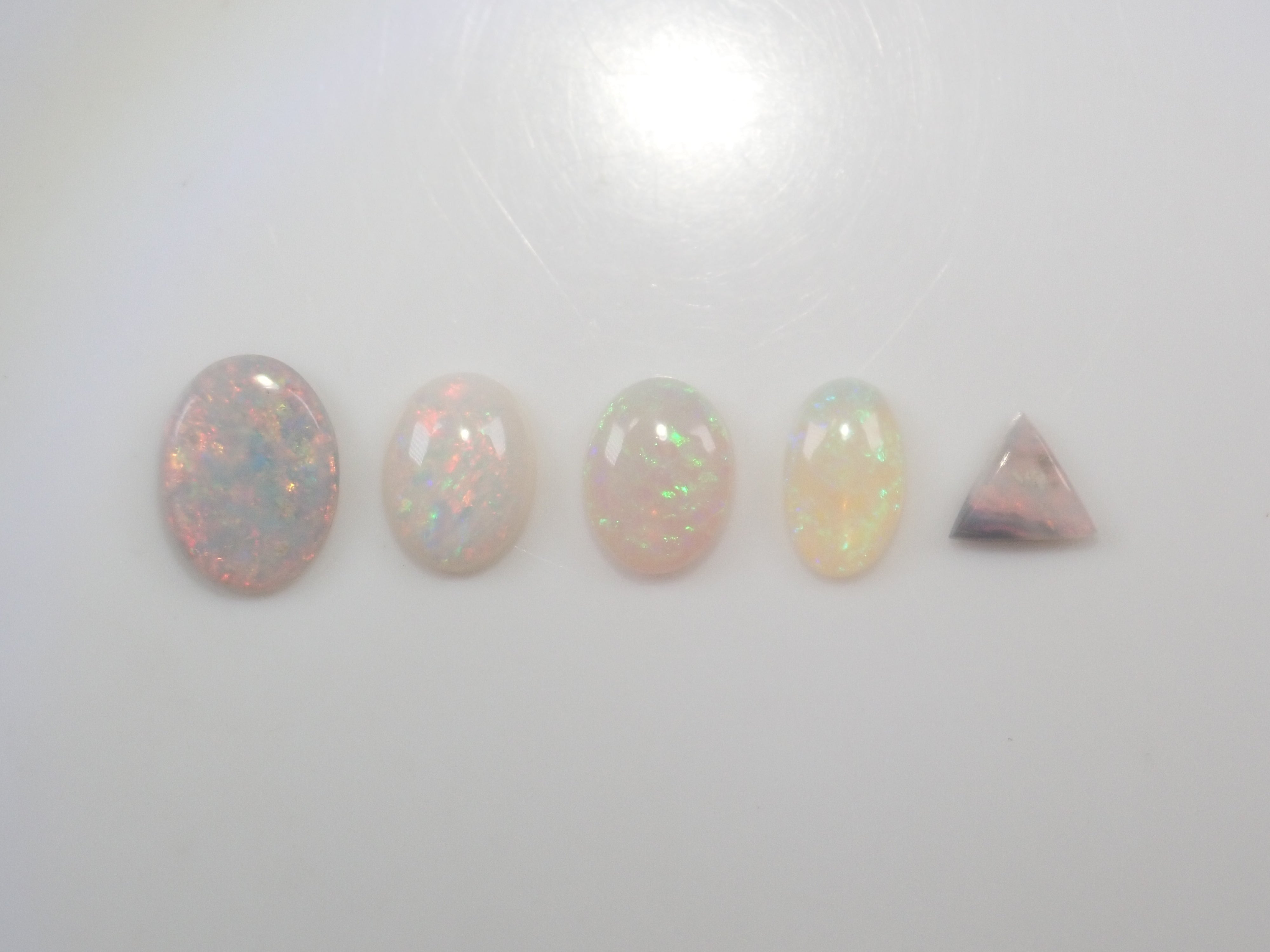 【2/22 22時販売】《限定10石》鑑別書付きオーストラリア産ブラック含むオーストラリア産オパールガチャ(さらにメキシコ産ファイアオパール1石)《複数購入割引有》