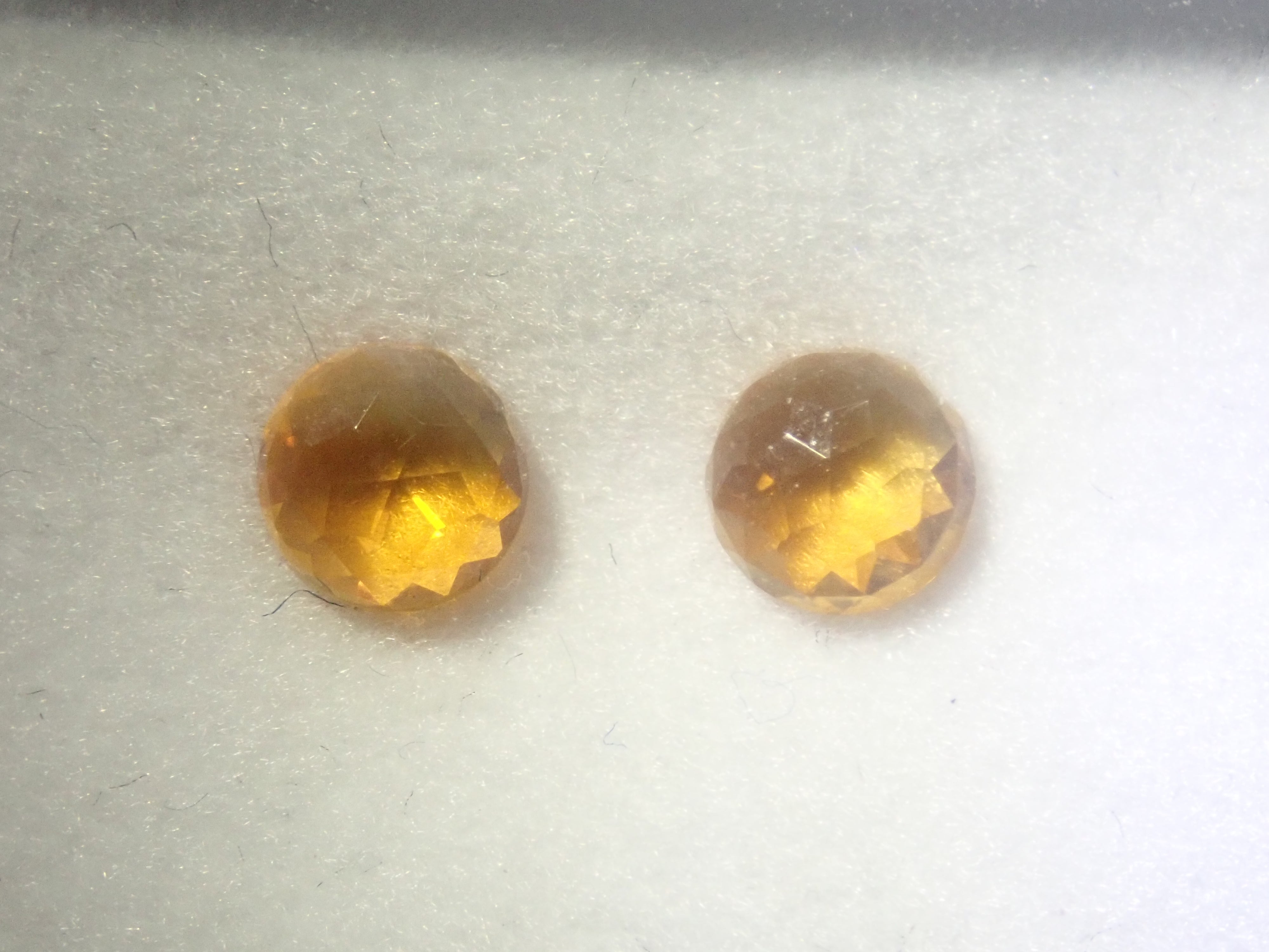 寶石扭蛋特價! 💎 鑽石(已分類)、巴西帕拉伊巴碧璽、硃砂等等(多買有優惠)