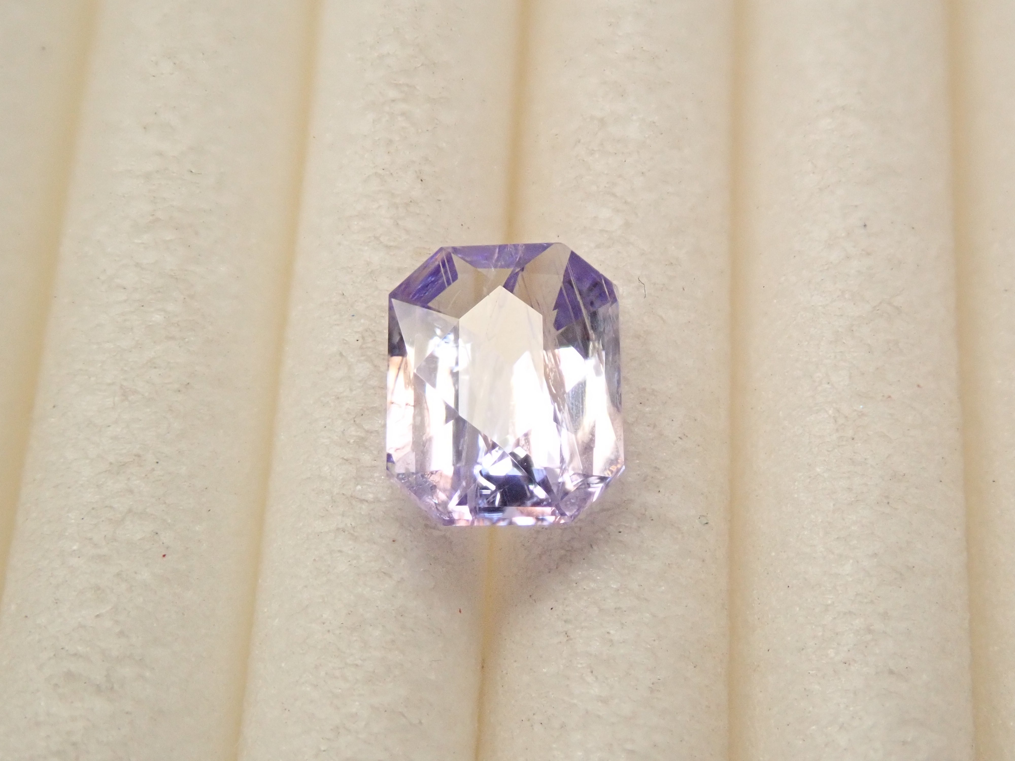 【12561518掲載】タンザニア産バイカラータンザナイト 0.419ctルース