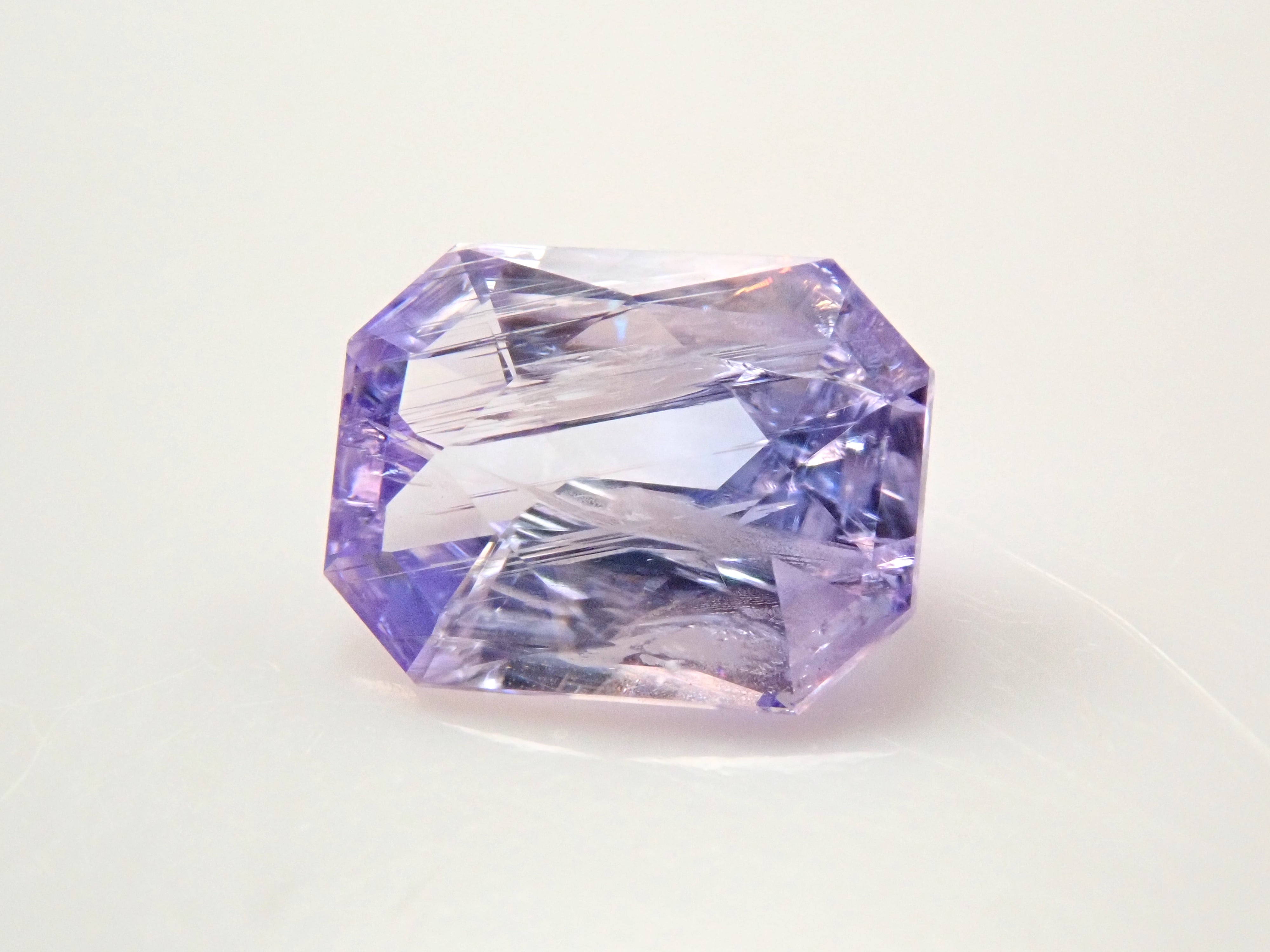 【4/20 22點開賣】坦尚尼亞產雙色坦桑石 0.419ct裸石