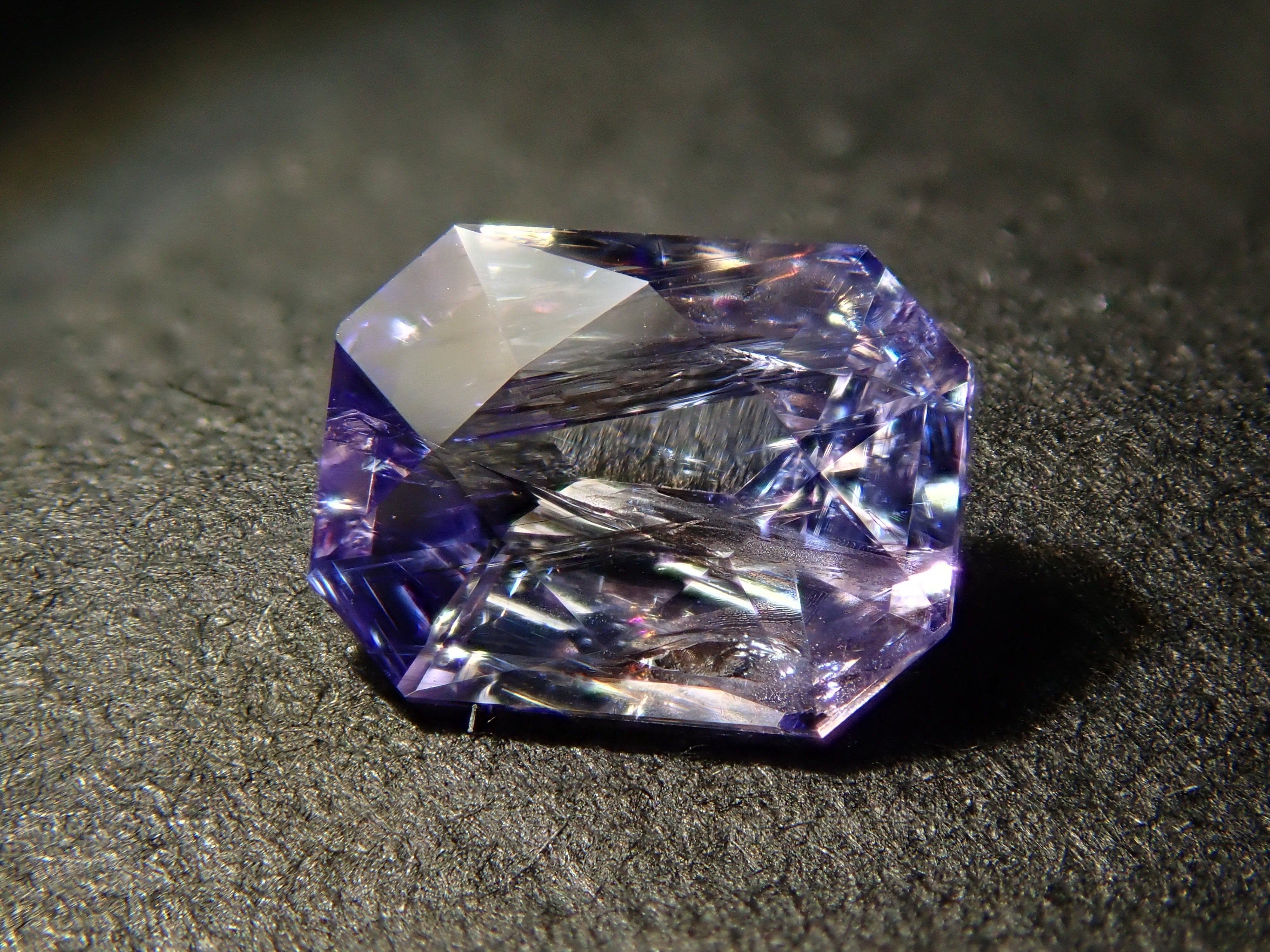 【12561518掲載】タンザニア産バイカラータンザナイト 0.419ctルース