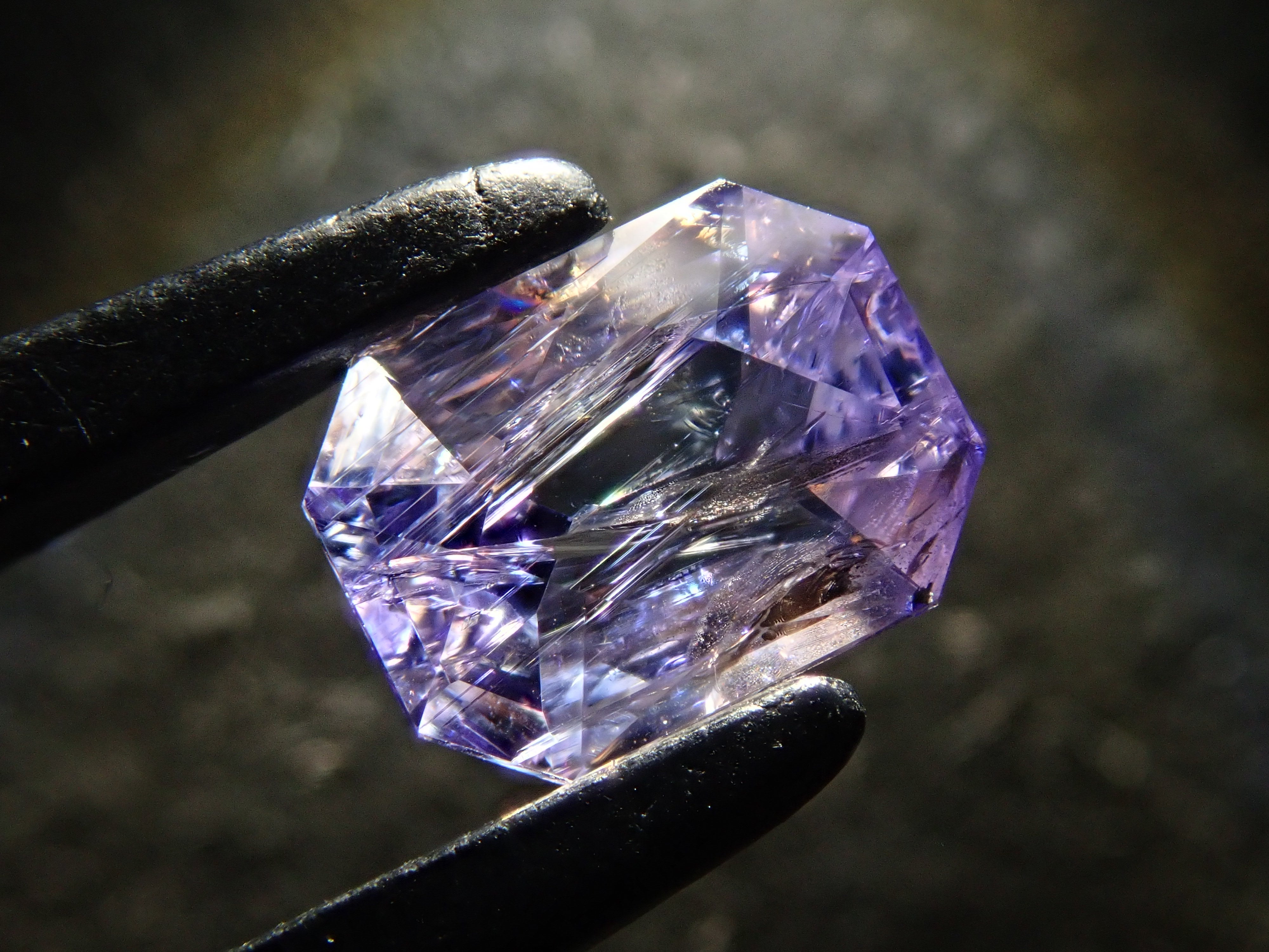 【12561518掲載】タンザニア産バイカラータンザナイト 0.419ctルース